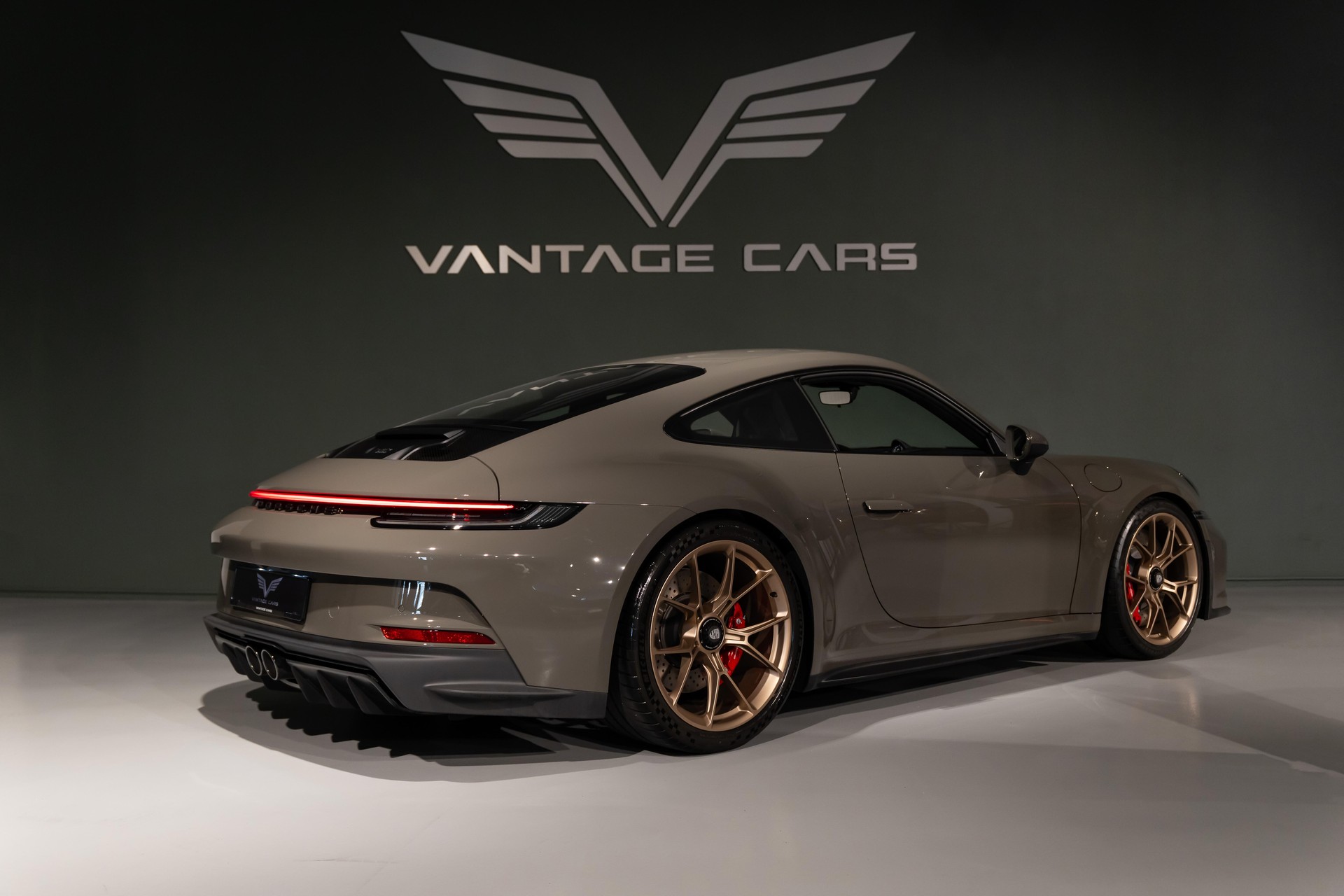 PORSCHE 911 Coupé 4.0 GT3 Touring PDK-image-4