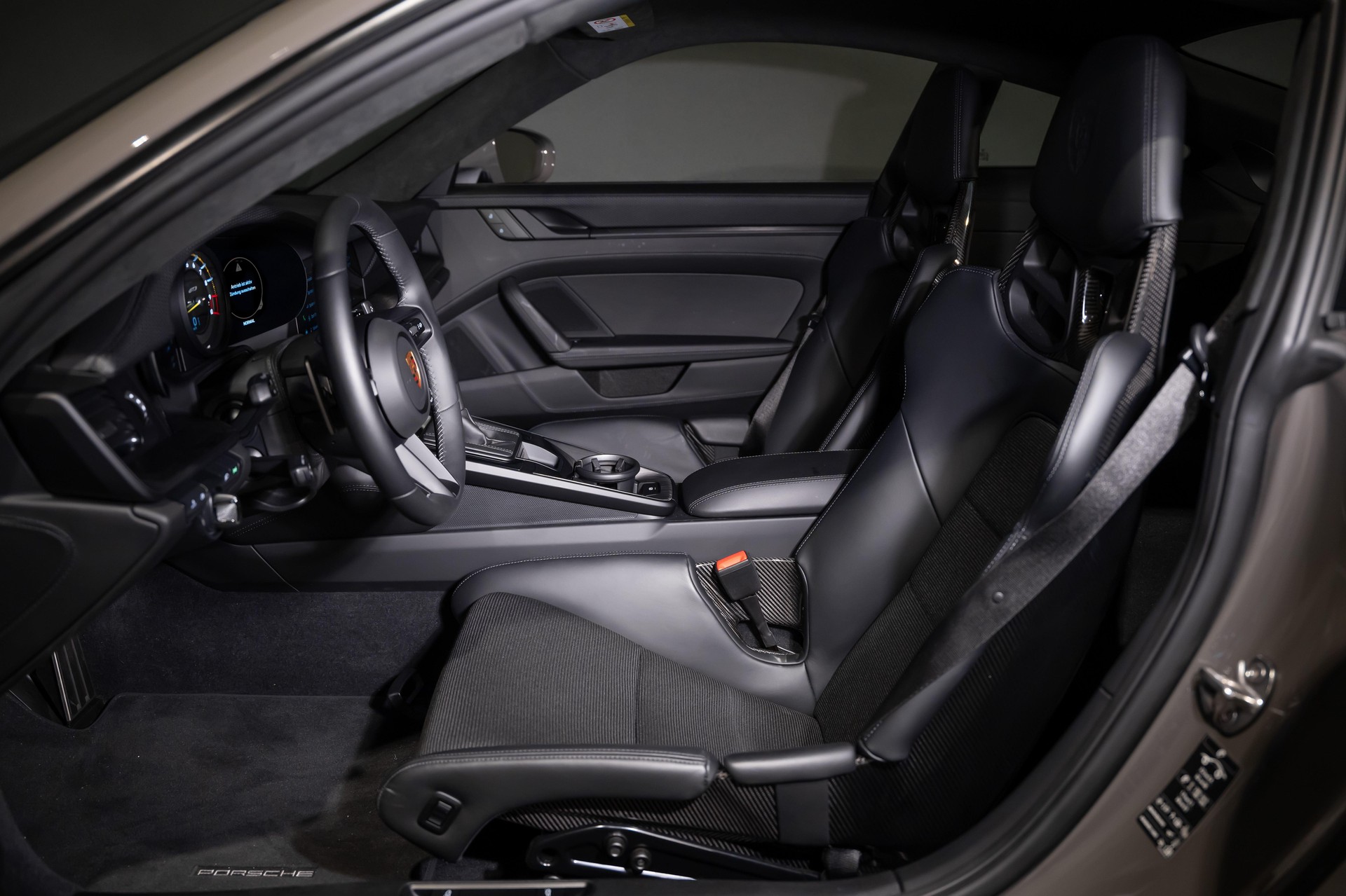 PORSCHE 911 Coupé 4.0 GT3 Touring PDK-image-11