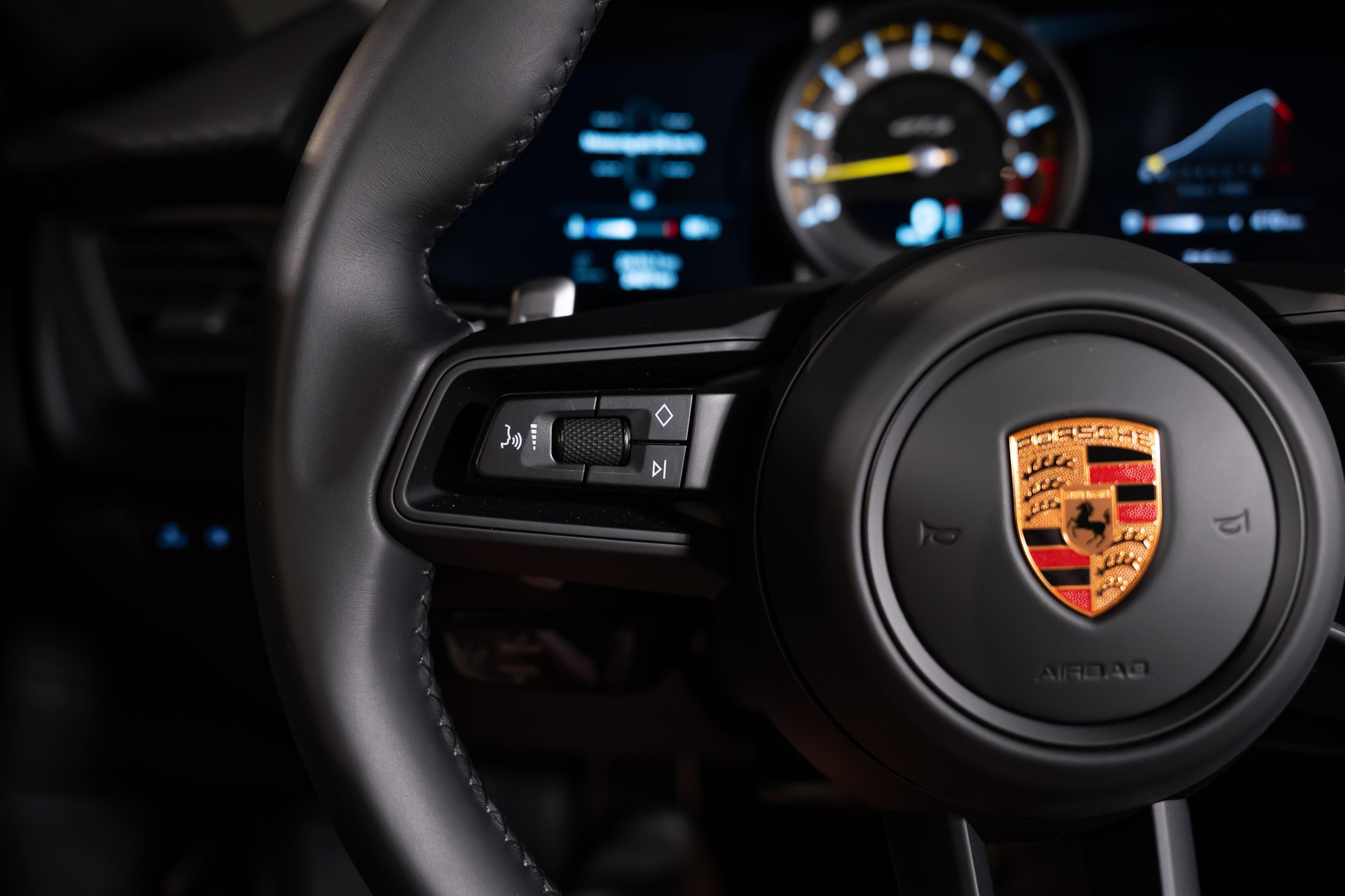 PORSCHE 911 Coupé 4.0 GT3 Touring PDK-image-19