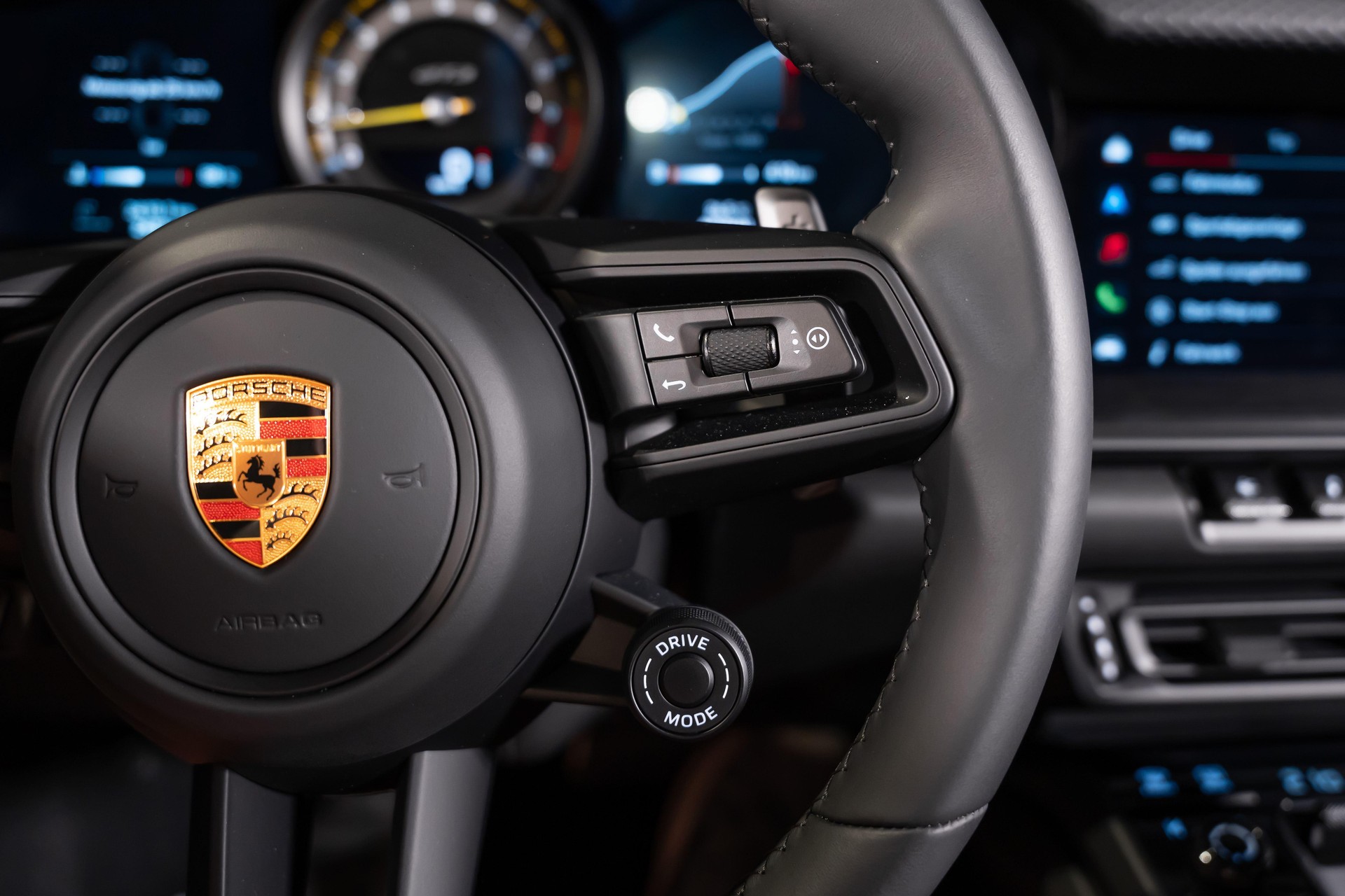 PORSCHE 911 Coupé 4.0 GT3 Touring PDK-image-18