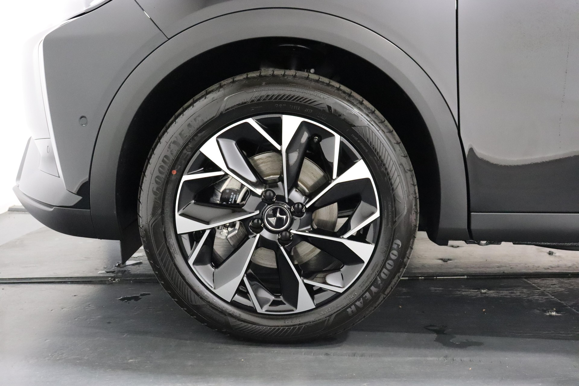 DS AUTOMOBILES 3 Crossback 1.2 Hybrid Diva-image-6