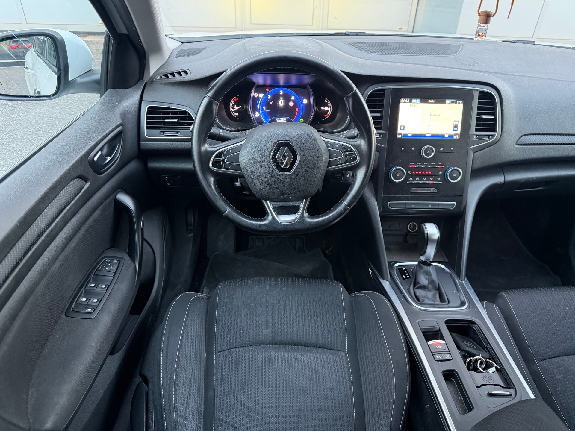 RENAULT Mégane 1.5 dCi Zen EDC-image-8