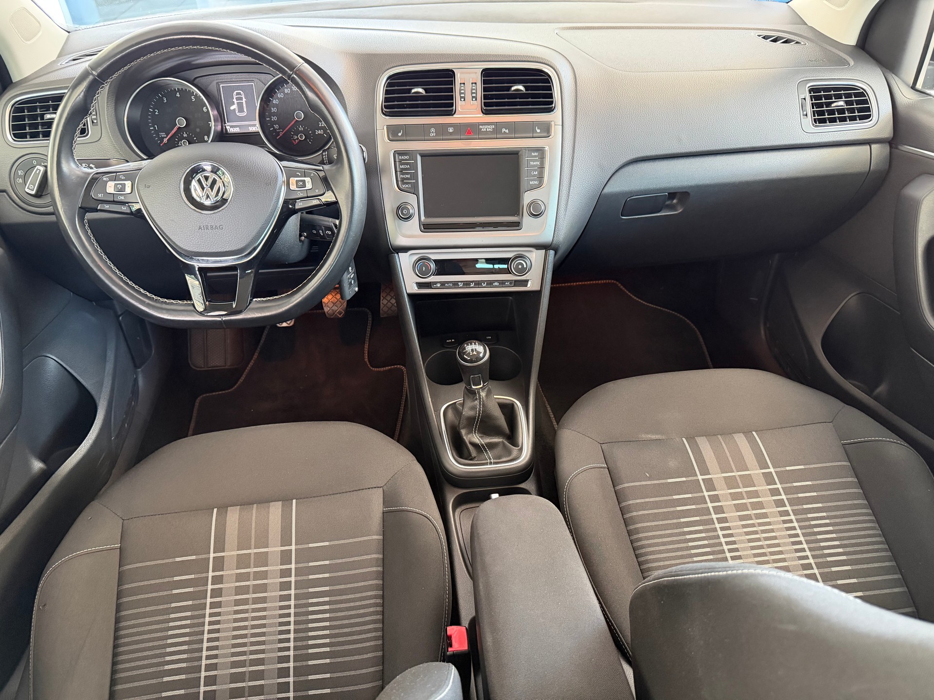VW Polo 1.2 TSI BMT Lounge R-LINE-image-10