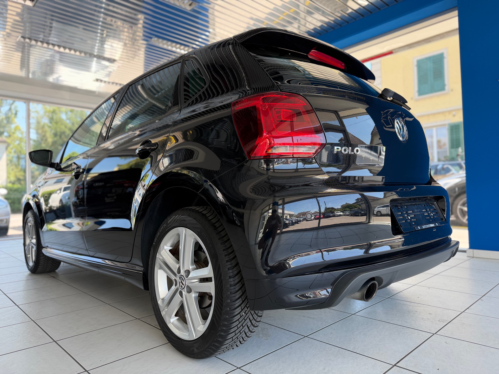 VW Polo 1.2 TSI BMT Lounge R-LINE-image-7
