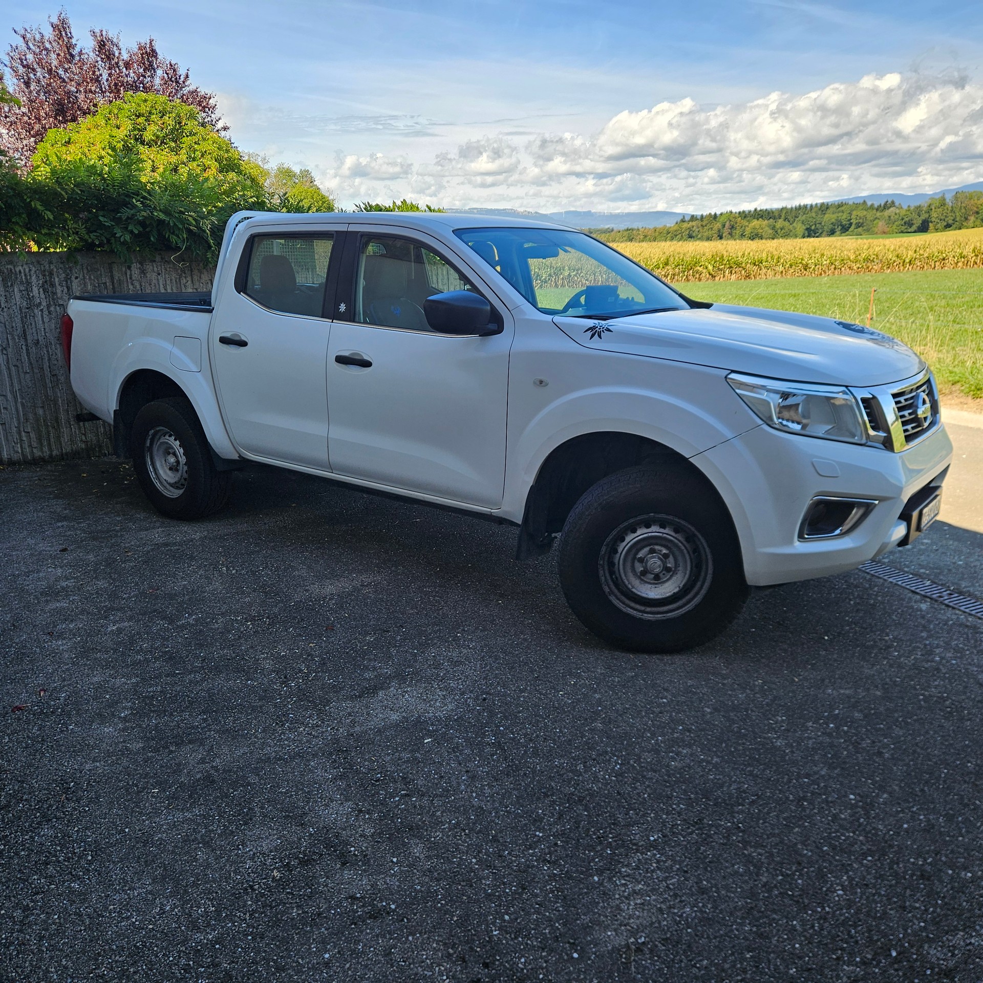 NISSAN Navara Double Cab 2.3 dCi-image-2