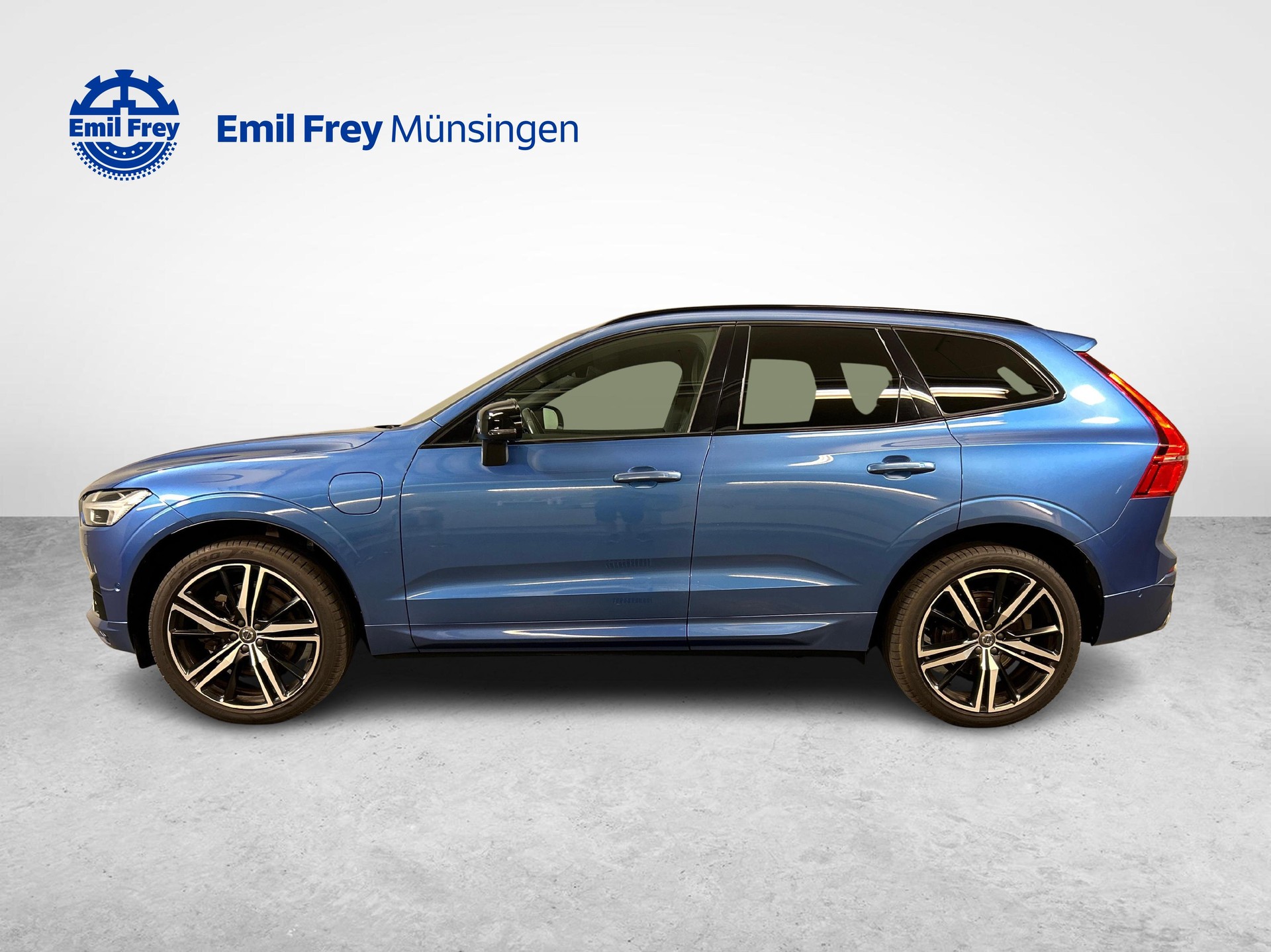 VOLVO XC60 2.0 T8 TE R-Design eAWD-image-4