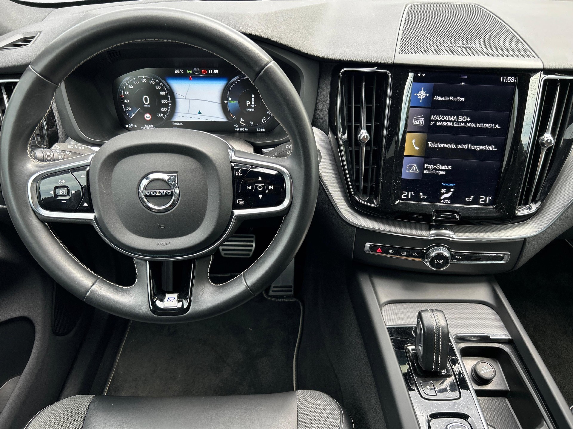 VOLVO XC60 2.0 T8 TE R-Design eAWD-image-5