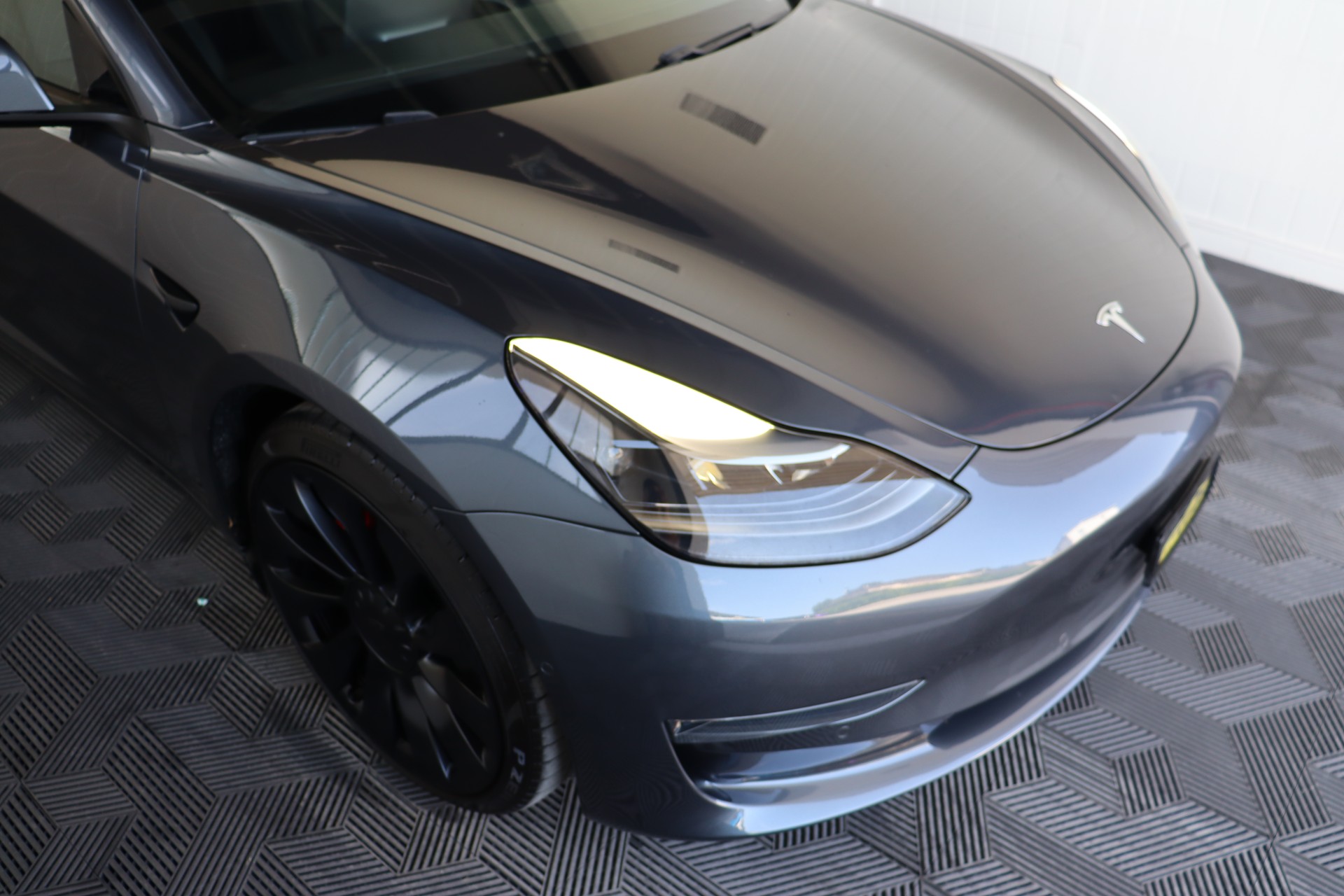 TESLA Model 3 Performance Dual Motor AWD-image-2