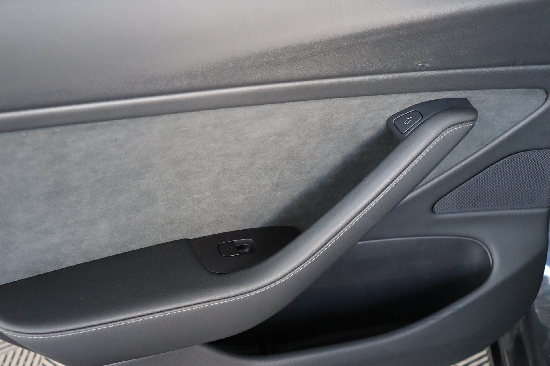 TESLA Model 3 Performance Dual Motor AWD-image-15