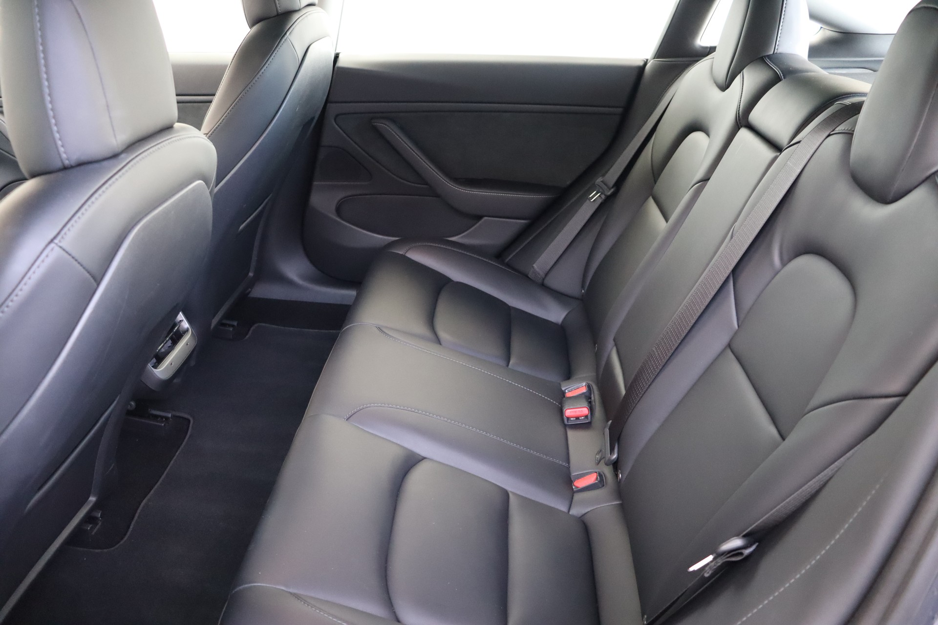 TESLA Model 3 Performance Dual Motor AWD-image-18