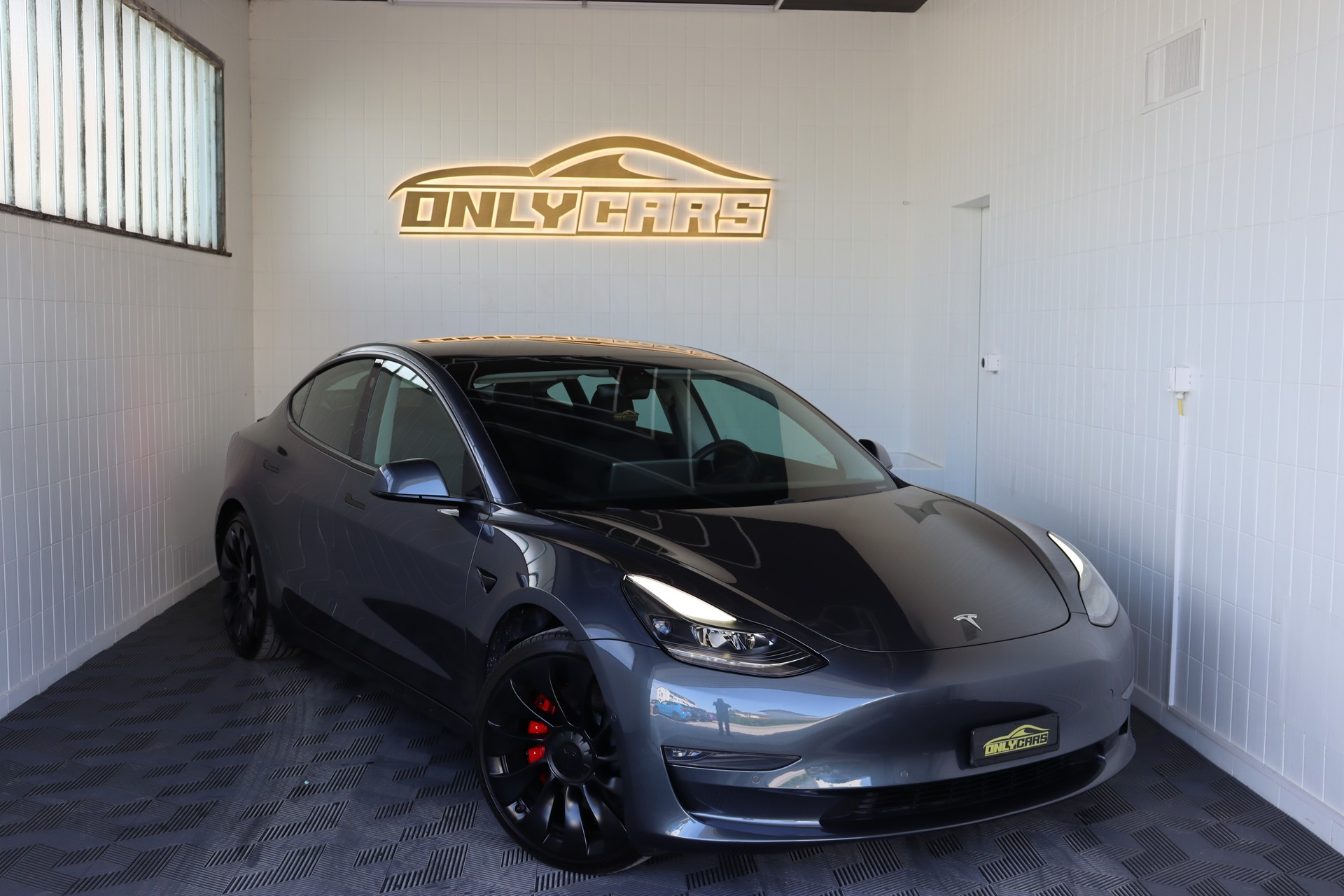 TESLA Model 3 Performance Dual Motor AWD-image-0