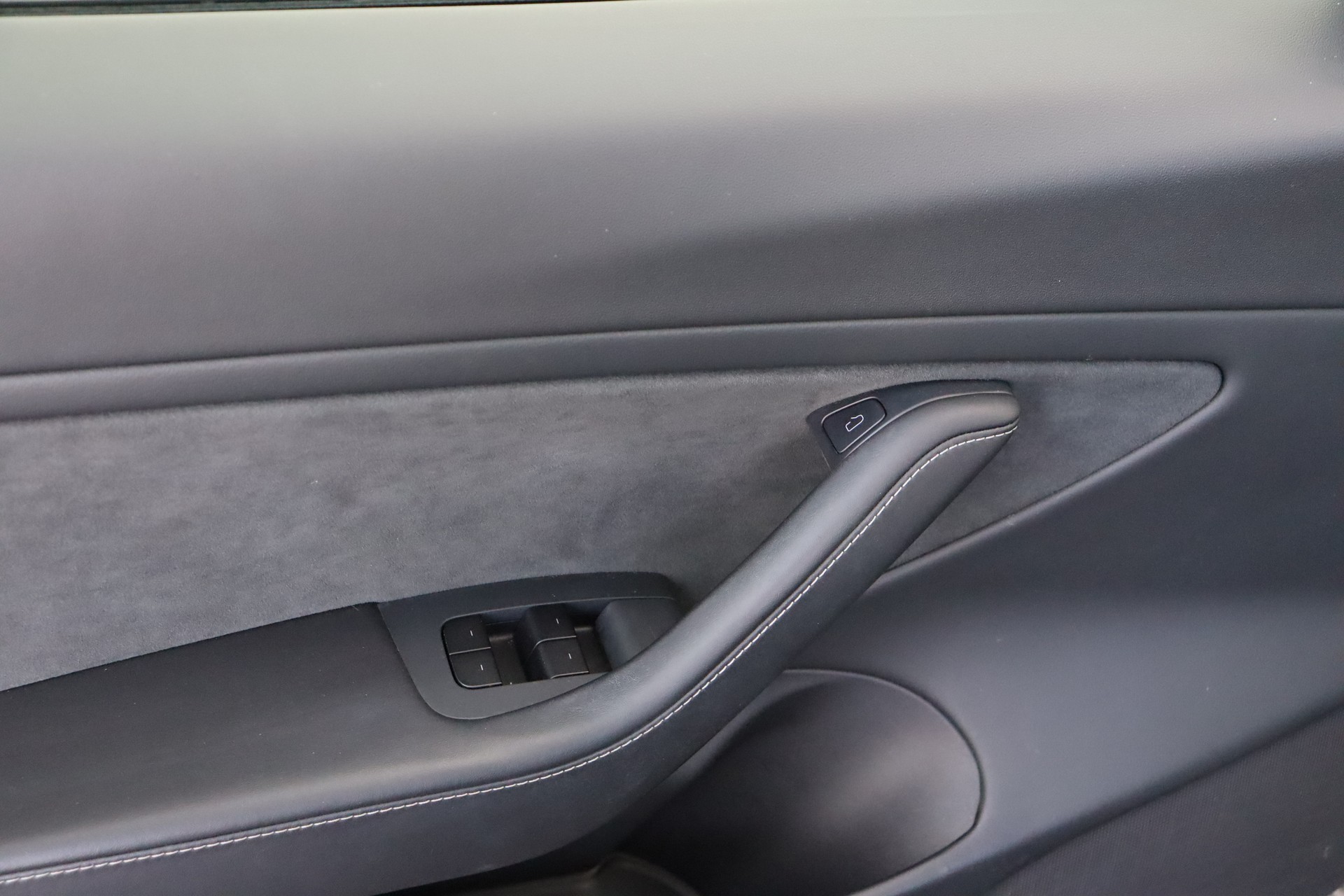 TESLA Model 3 Performance Dual Motor AWD-image-19