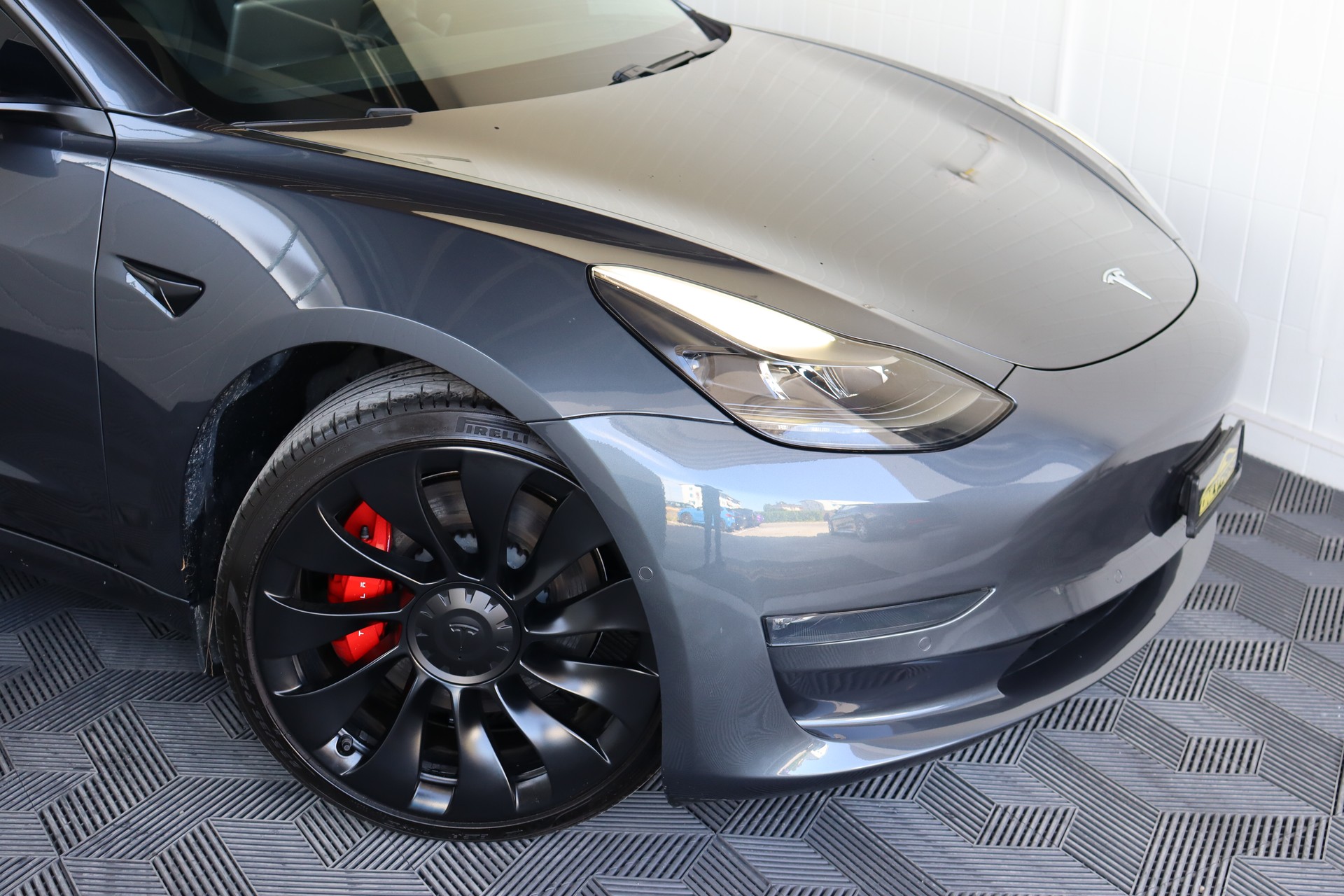 TESLA Model 3 Performance Dual Motor AWD-image-4