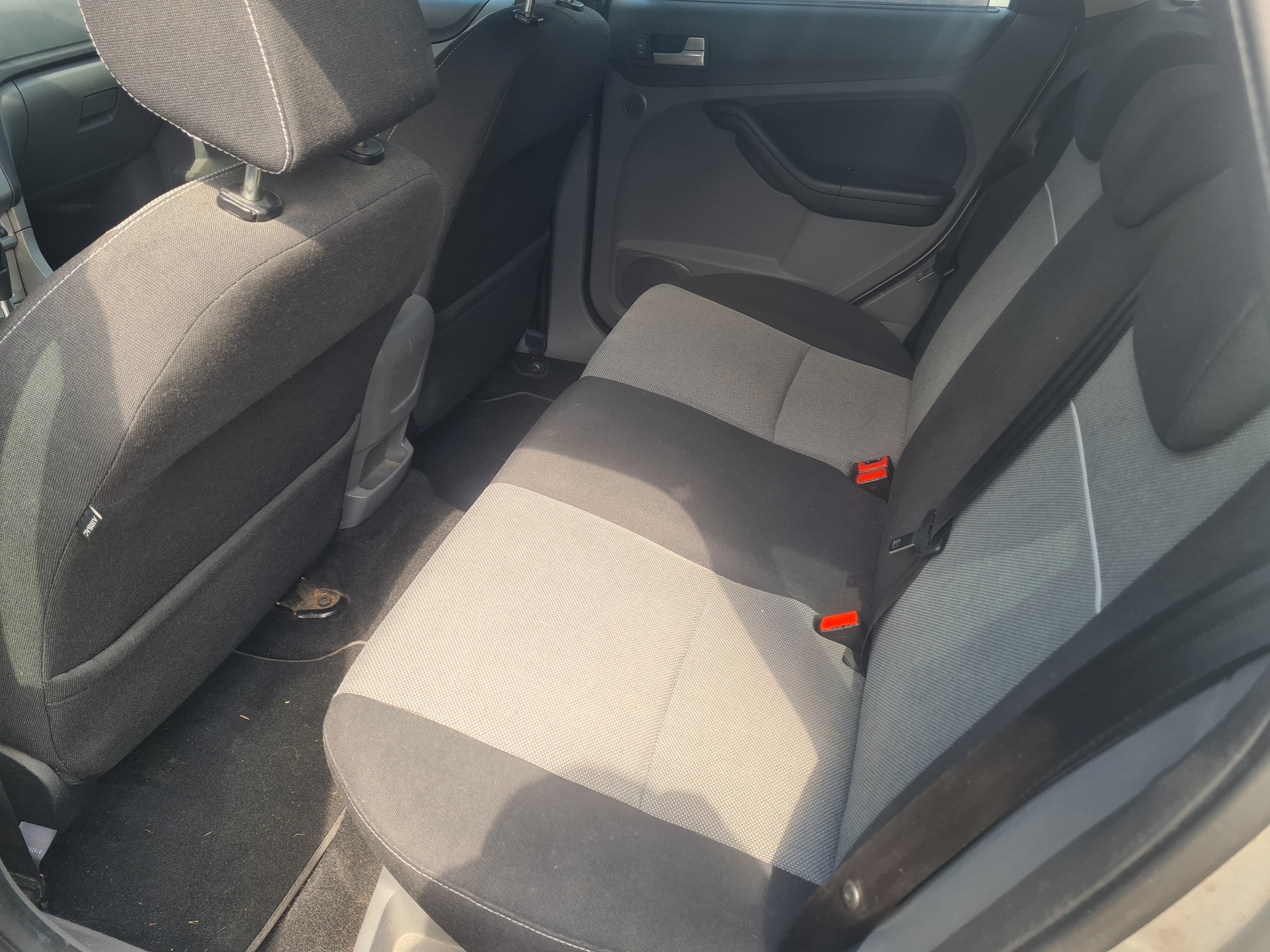 FORD Focus 2.0i Carving Automatic-image-6