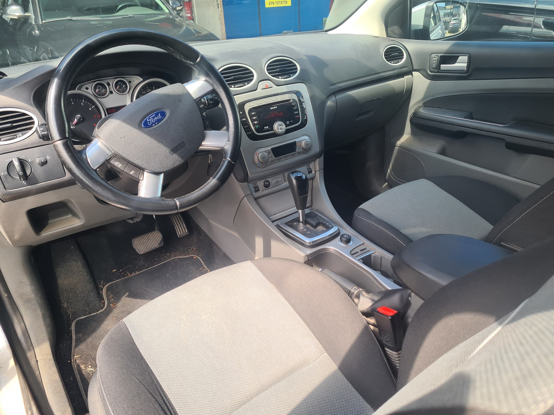 FORD Focus 2.0i Carving Automatic-image-7