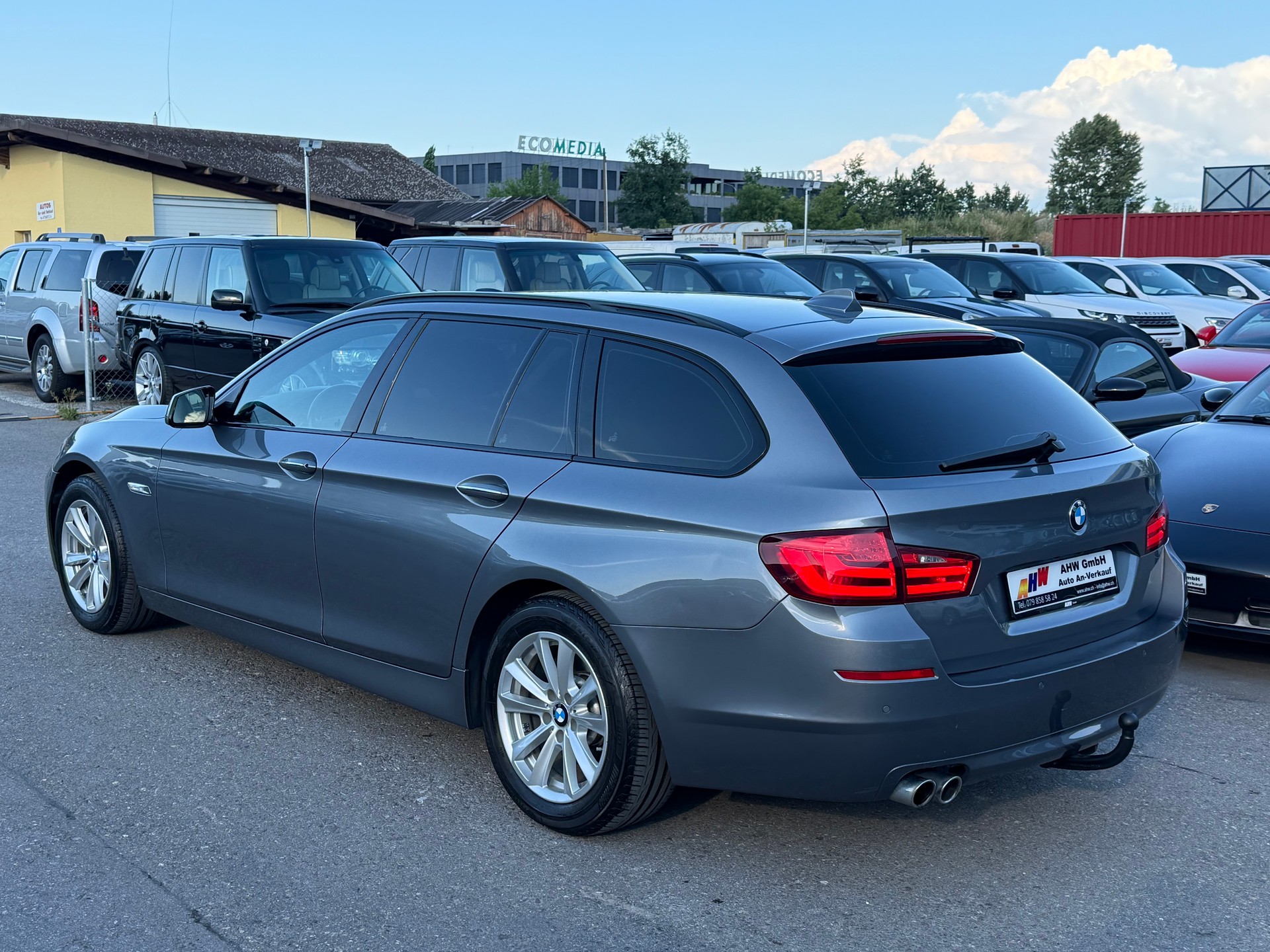 BMW 523i Touring Steptronic / Frisch ab MFK / AHK 2000kg / Rückfahrkamera / Navi / Leder / Xenon-image-5