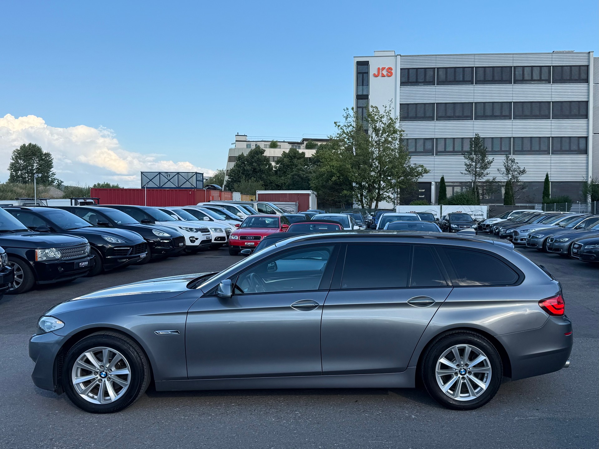 BMW 523i Touring Steptronic / Frisch ab MFK / AHK 2000kg / Rückfahrkamera / Navi / Leder / Xenon-image-6