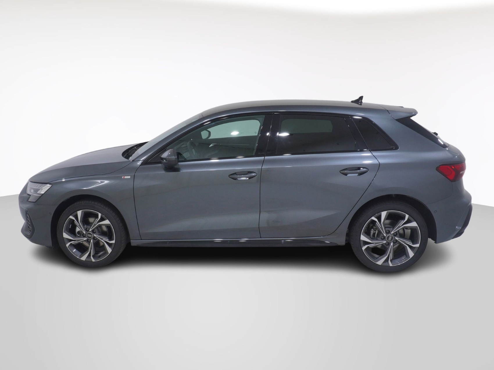AUDI A3 Sportback 1.5 35 TFSI S line S-Tronic-image-1