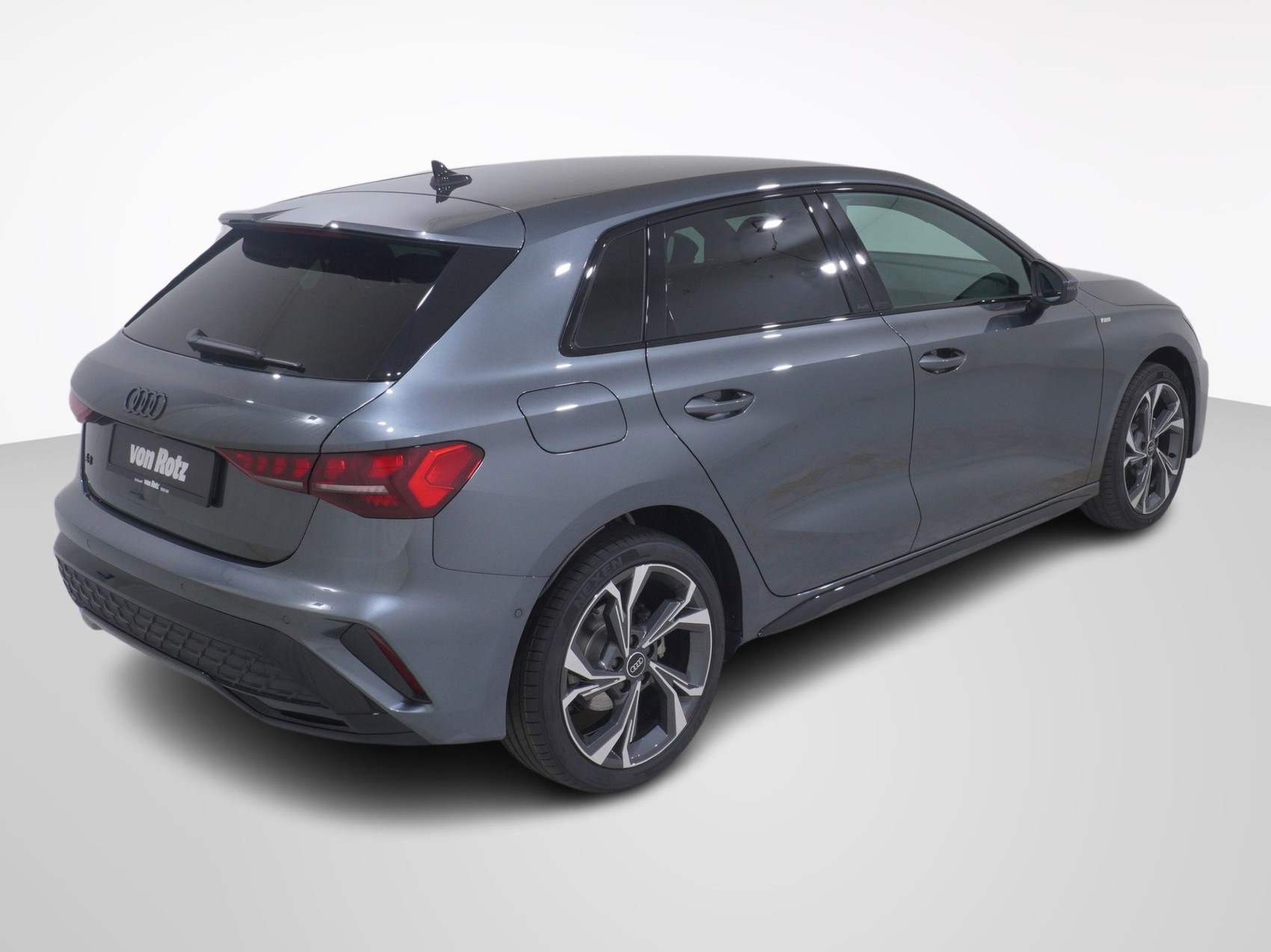 AUDI A3 Sportback 1.5 35 TFSI S line S-Tronic-image-4