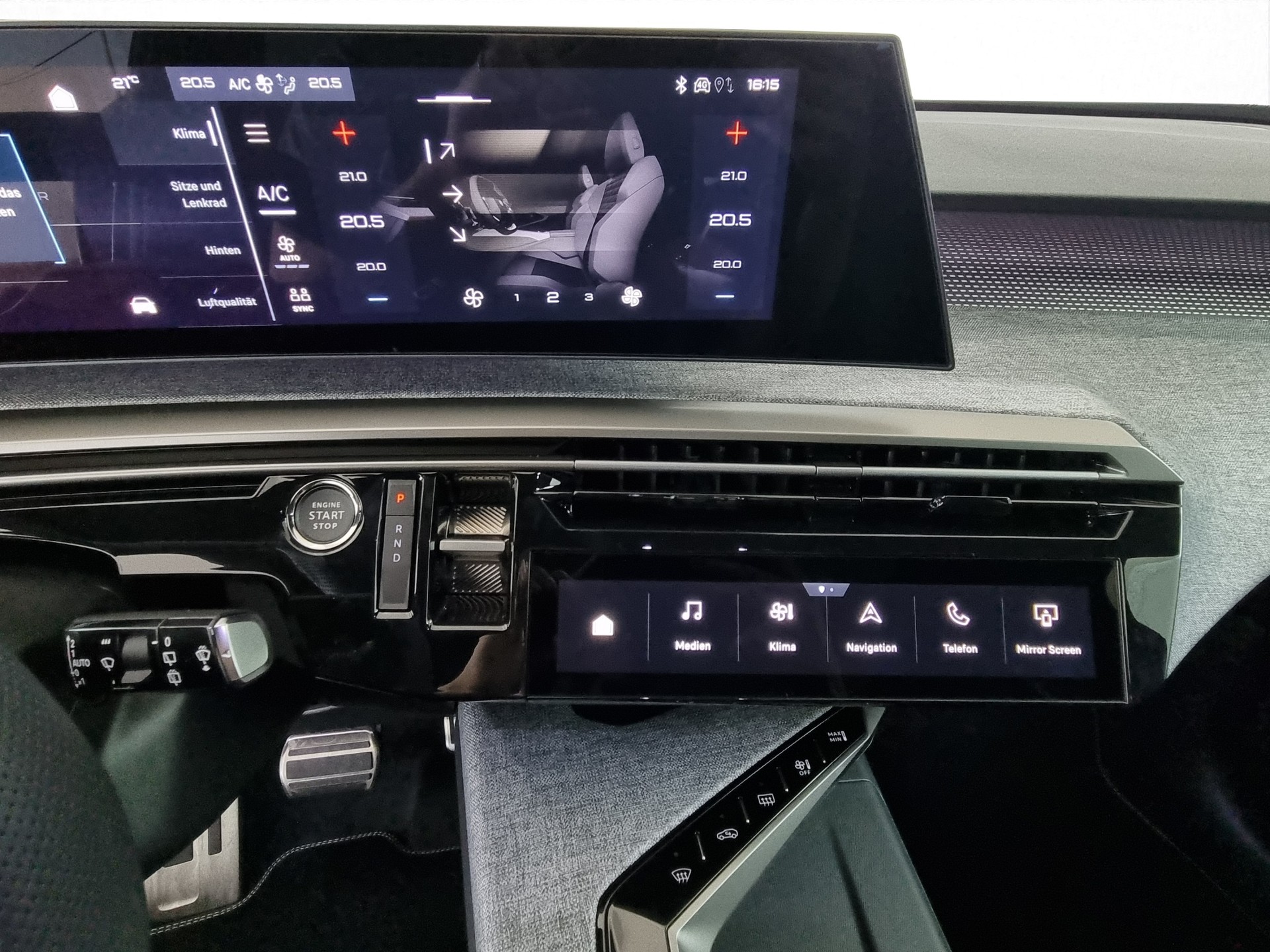 PEUGEOT 5008 GT Exclusive 73kWh 7-Plätzer-image-14