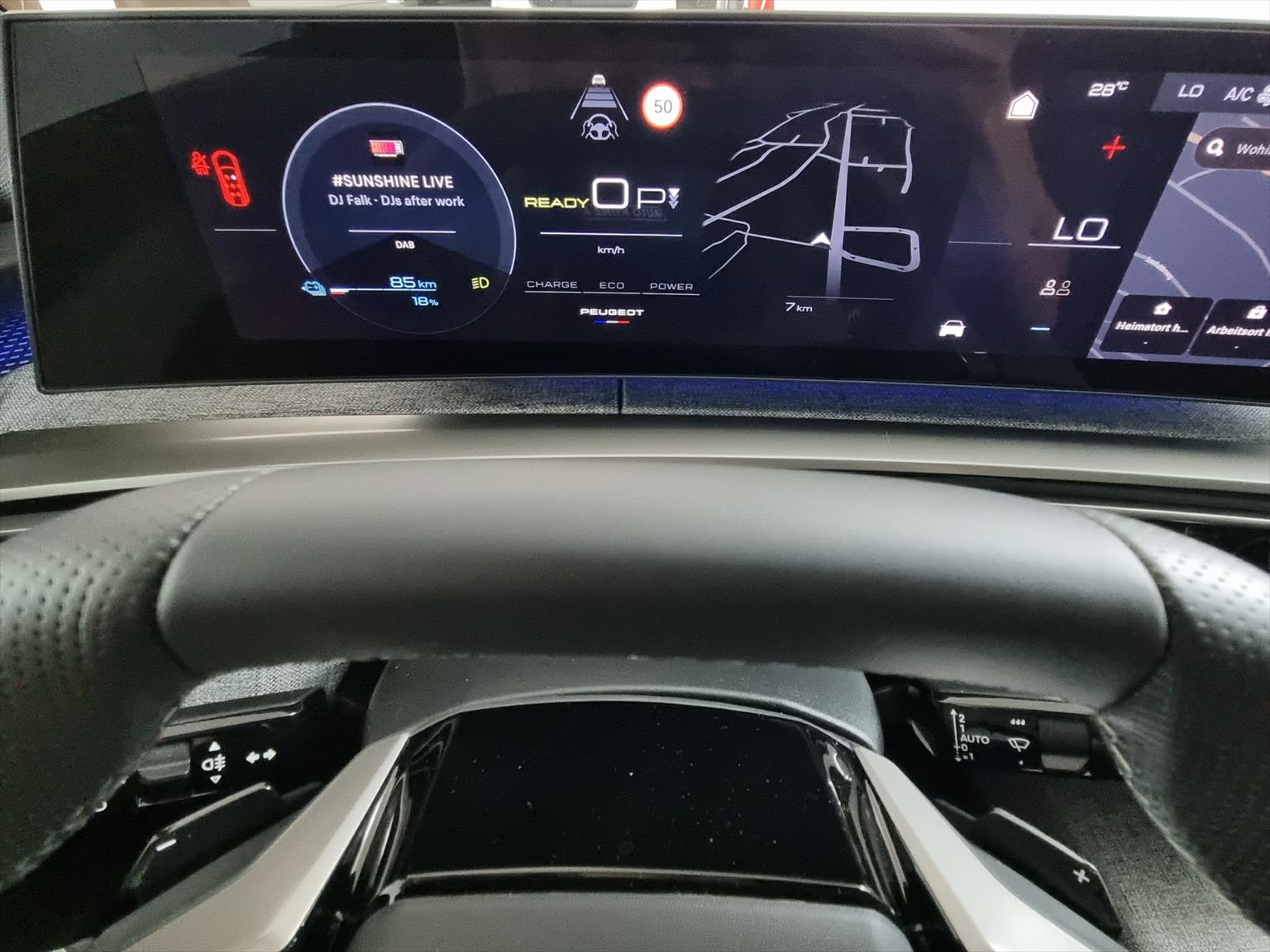 PEUGEOT 5008 GT Exclusive 73kWh 7-Plätzer-image-10