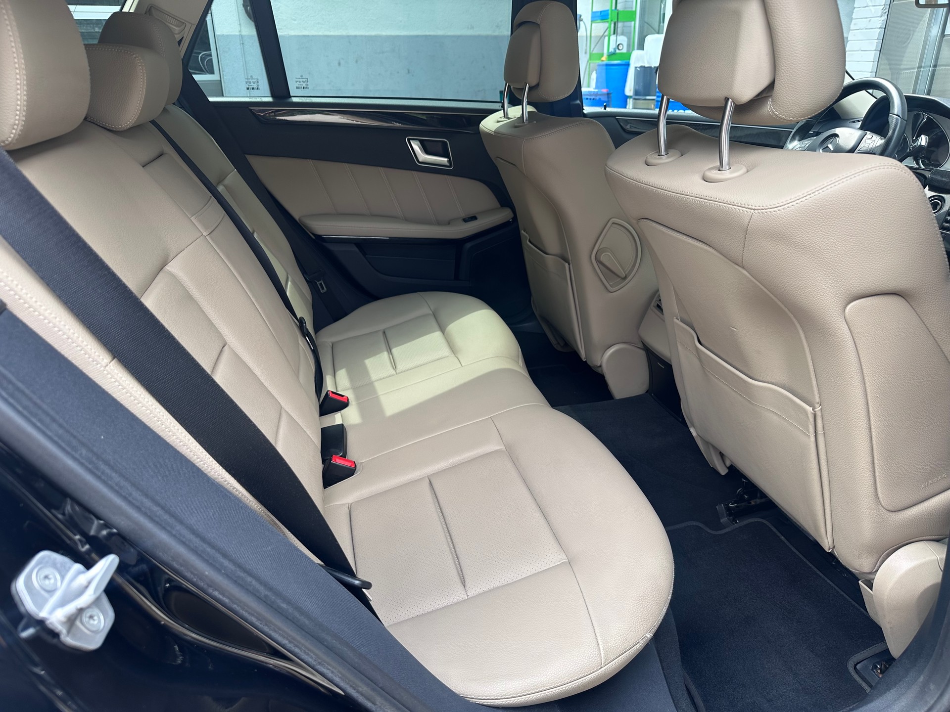 MERCEDES-BENZ E 250 CGI BlueEF Avantgarde-image-9