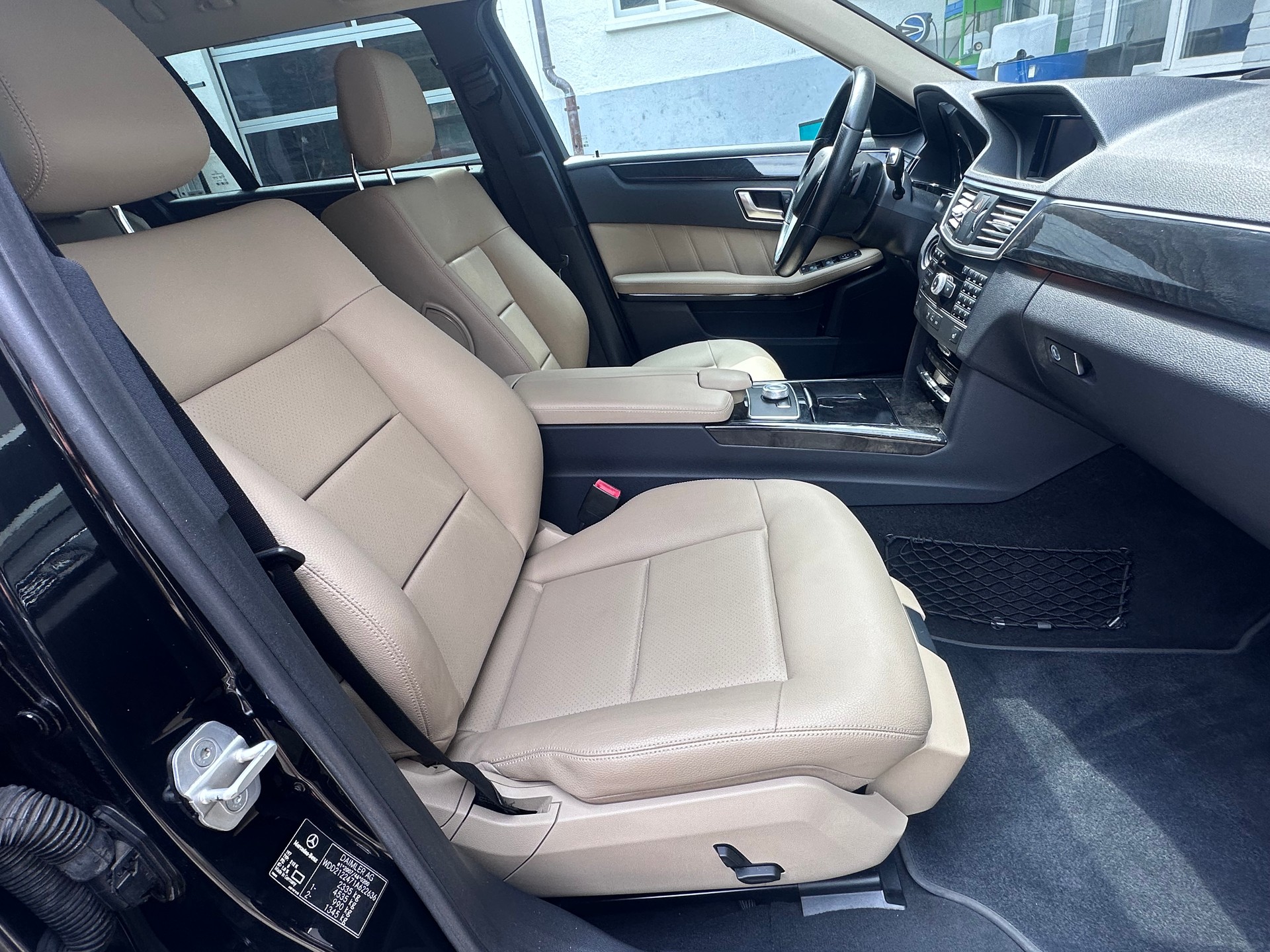 MERCEDES-BENZ E 250 CGI BlueEF Avantgarde-image-10