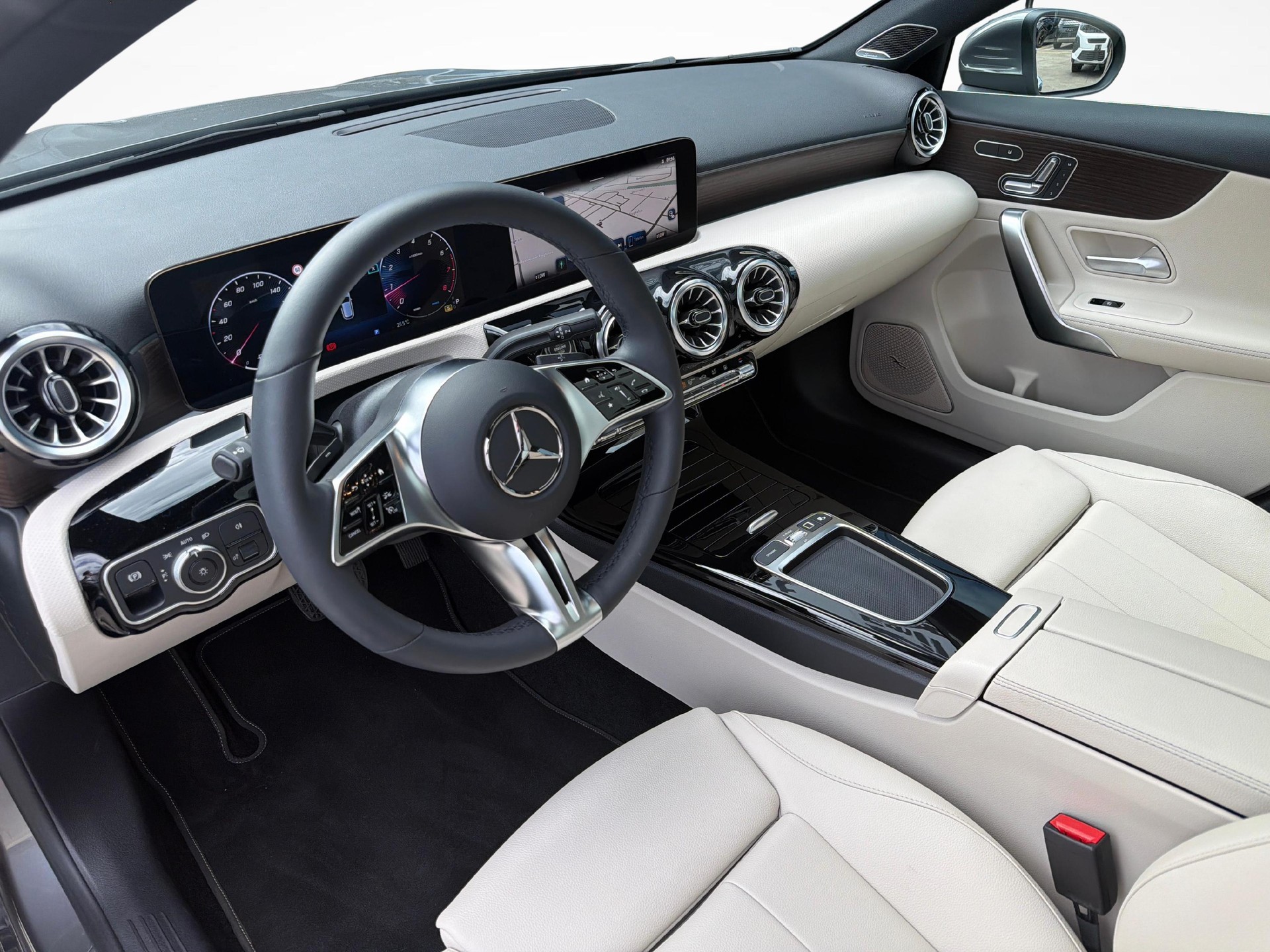 MERCEDES-BENZ A 250 Progressive 4m-image-10