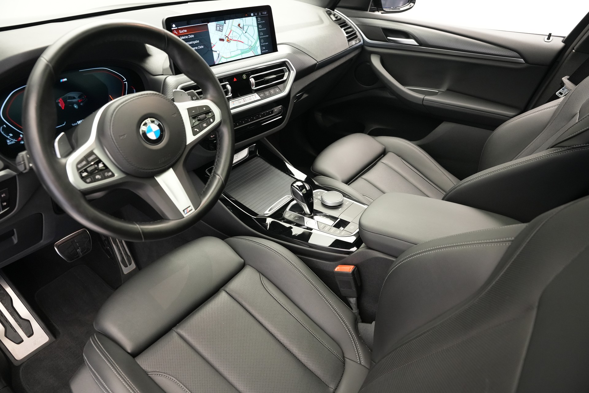 BMW X3 xDrive 48V 20d M Sport *CH-Fahrzeug* *Pano*-image-10