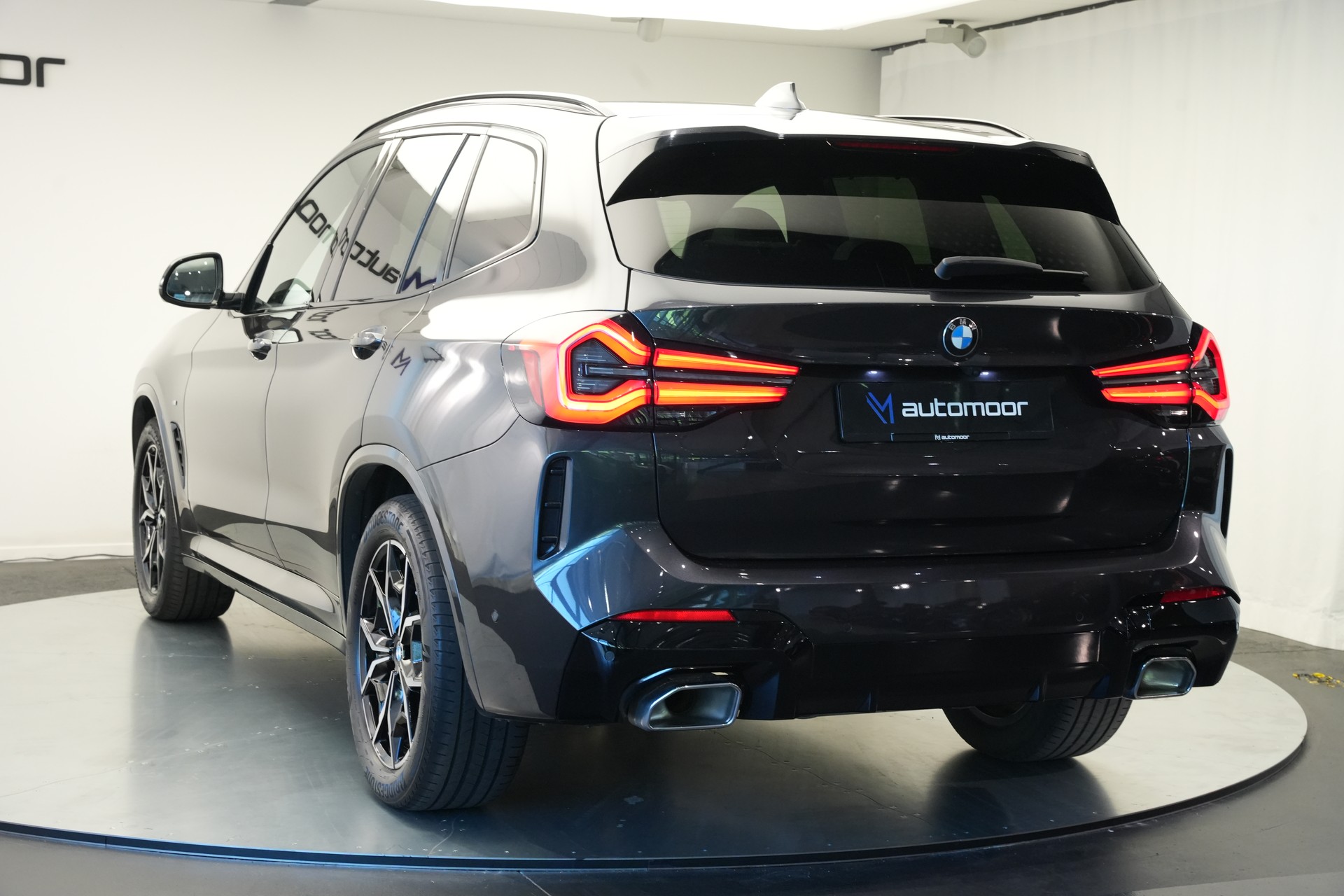BMW X3 xDrive 48V 20d M Sport *CH-Fahrzeug* *Pano*-image-40