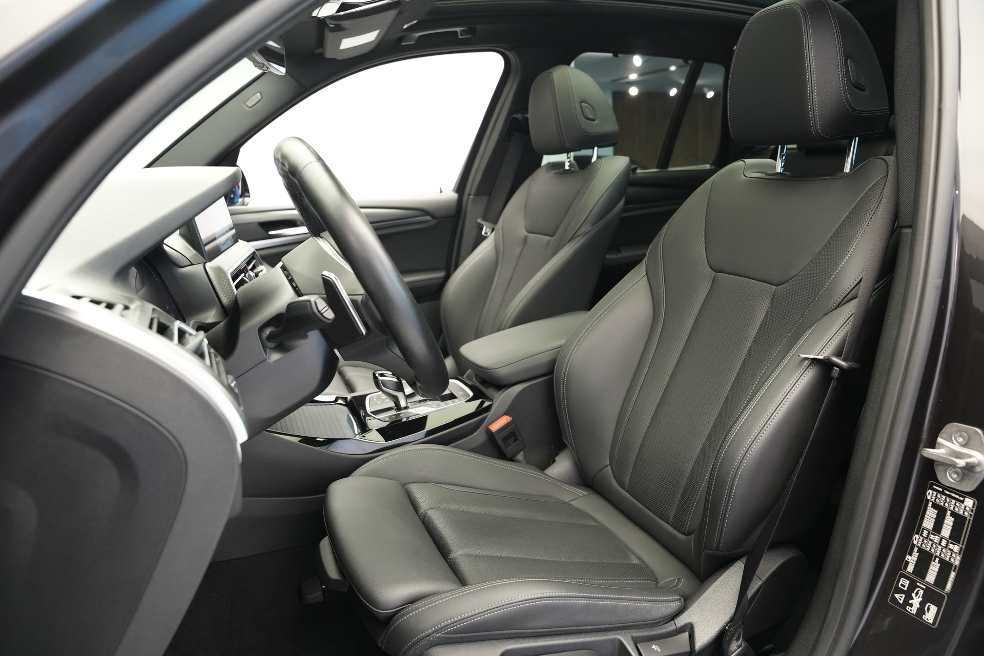 BMW X3 xDrive 48V 20d M Sport *CH-Fahrzeug* *Pano*-image-12