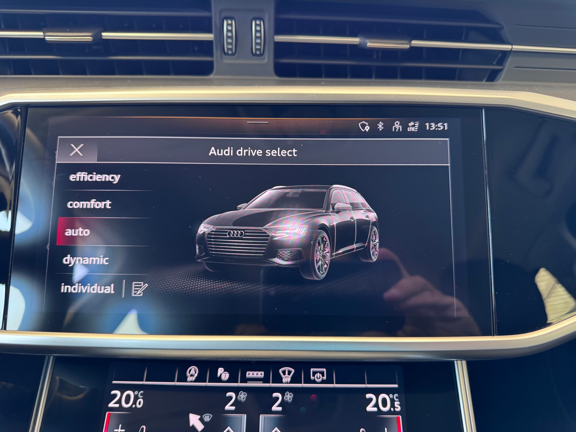AUDI A6 Avant 40 TDI+4x4+Navi+360° Kamera+Bluetooth+ACC+Sportsitze+LED Scheinwerfer+Head-UP Display+4-Z-Klimaanlage+8-fach+-image-24