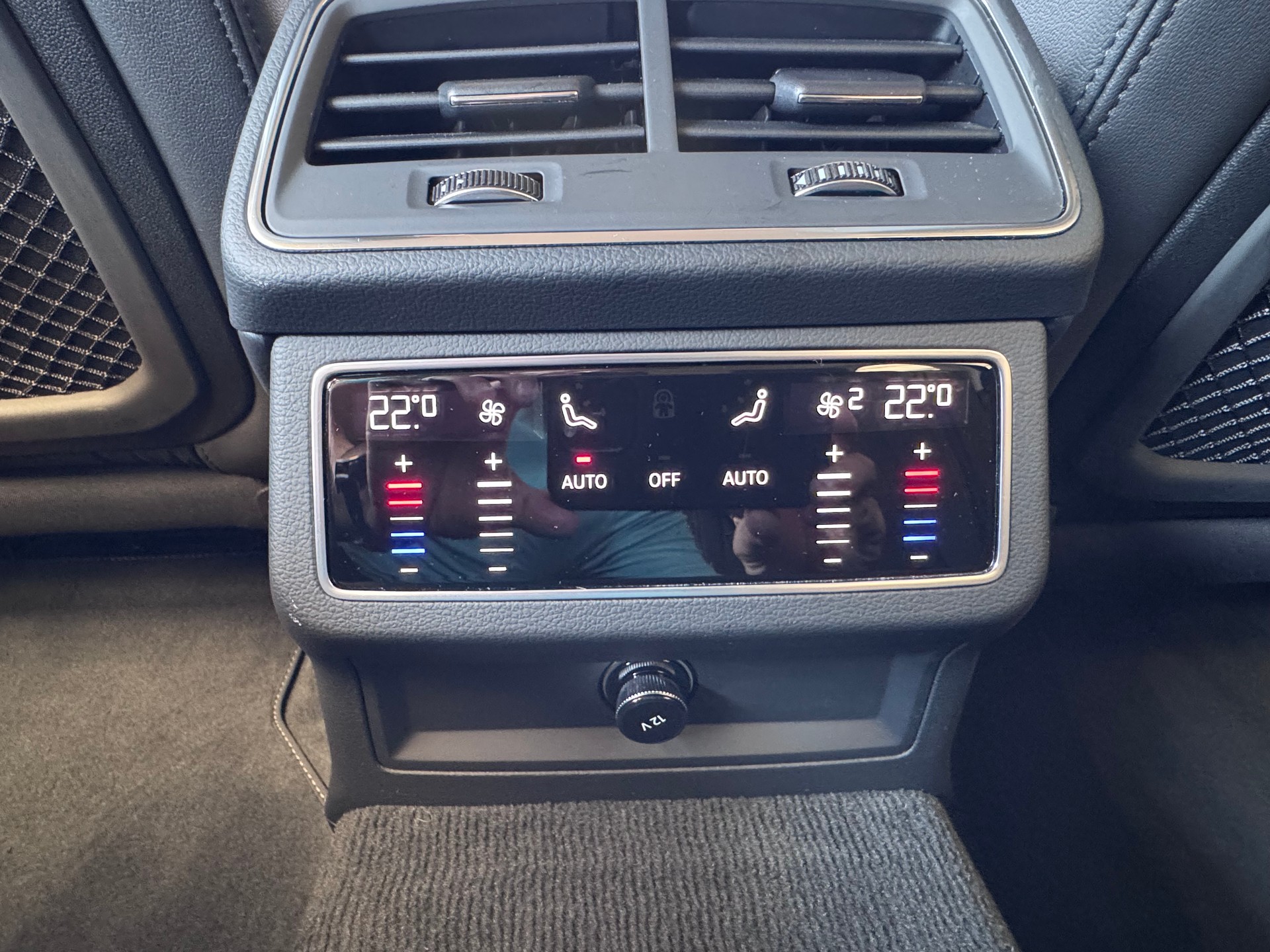 AUDI A6 Avant 40 TDI+4x4+Navi+360° Kamera+Bluetooth+ACC+Sportsitze+LED Scheinwerfer+Head-UP Display+4-Z-Klimaanlage+8-fach+-image-13
