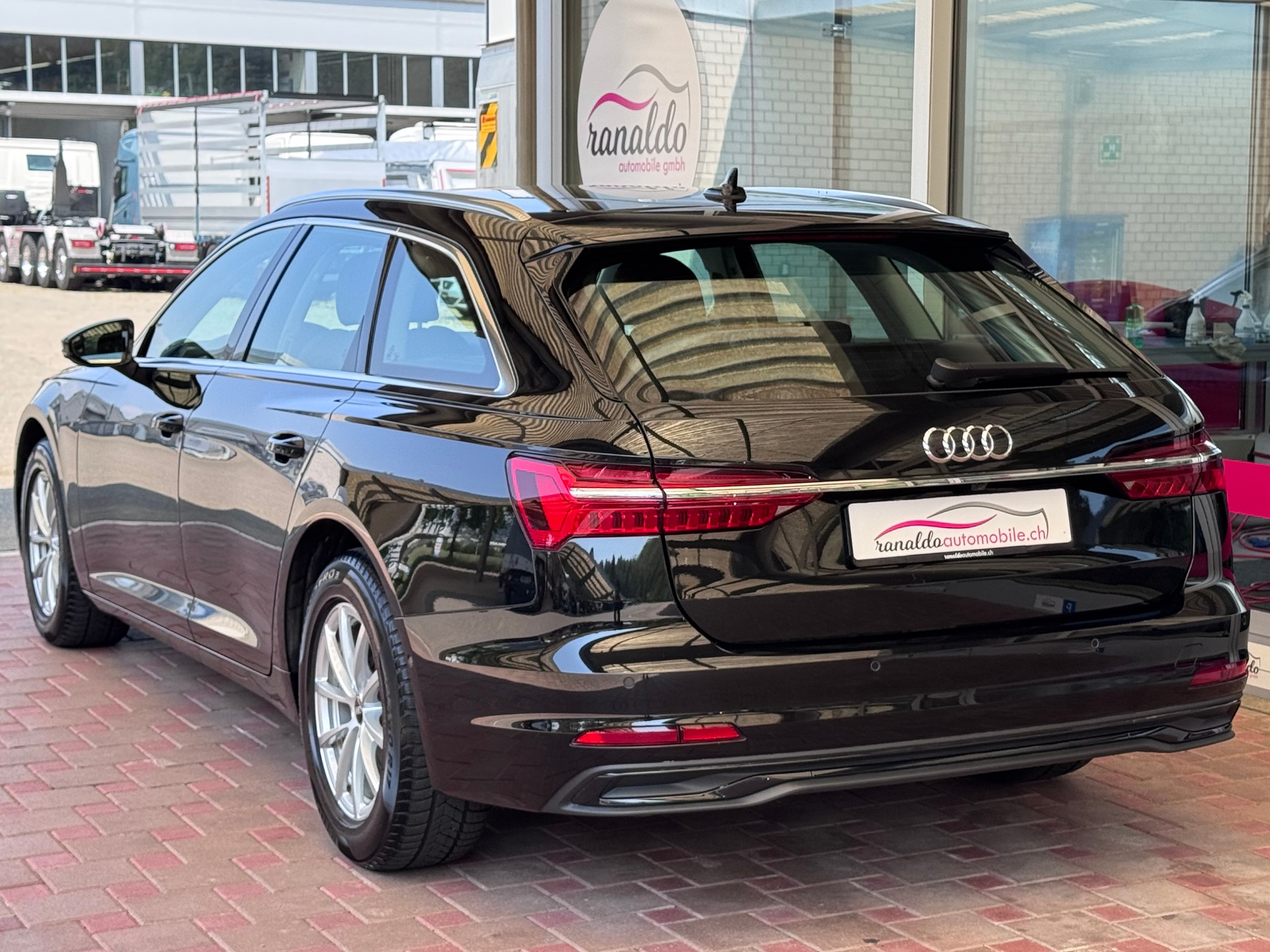 AUDI A6 Avant 40 TDI+4x4+Navi+360° Kamera+Bluetooth+ACC+Sportsitze+LED Scheinwerfer+Head-UP Display+4-Z-Klimaanlage+8-fach+-image-5