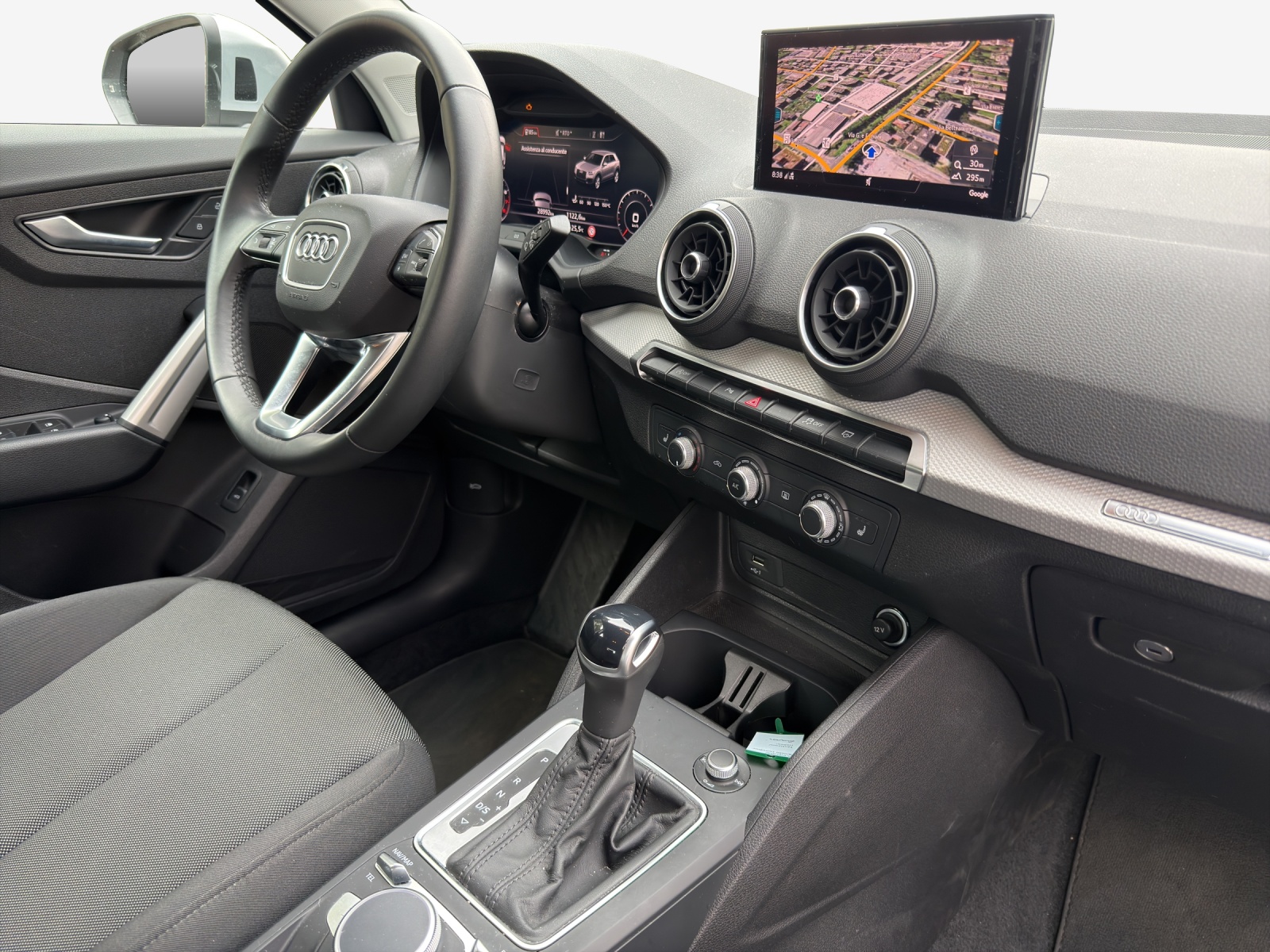 AUDI Q2 35 TFSI S-tronic-image-15
