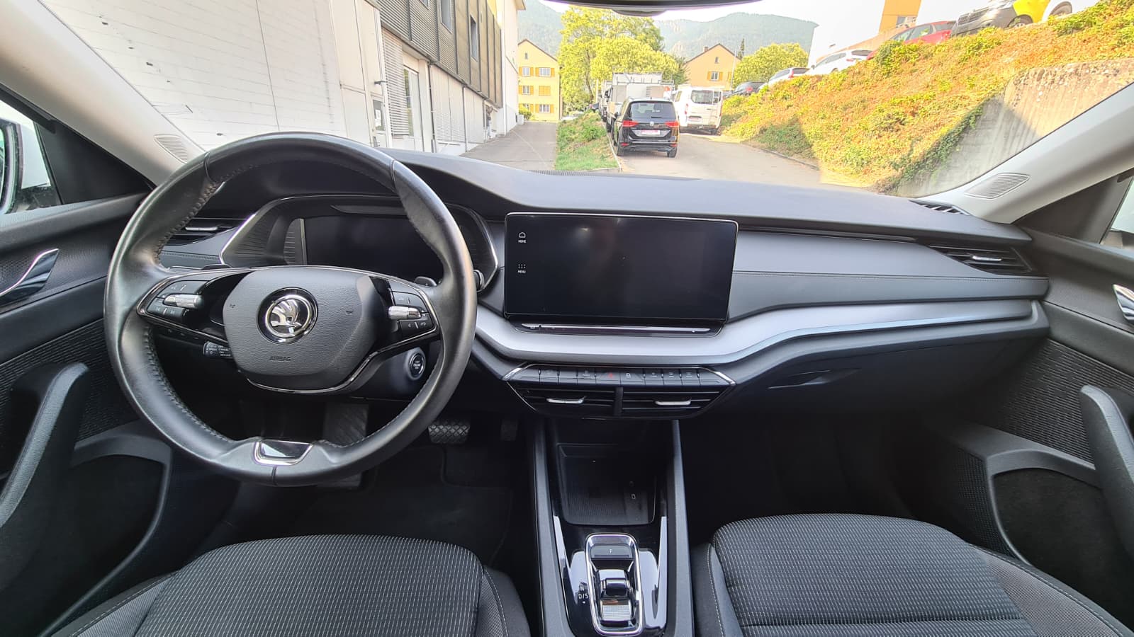 SKODA Octavia Combi 2.0 TDI DSG Ambition ** Gr-Navi ** Sitzheizung ** Abstandsregelsysteme ** Tempomat ** Frisch Ab MFK & Service **-image-14