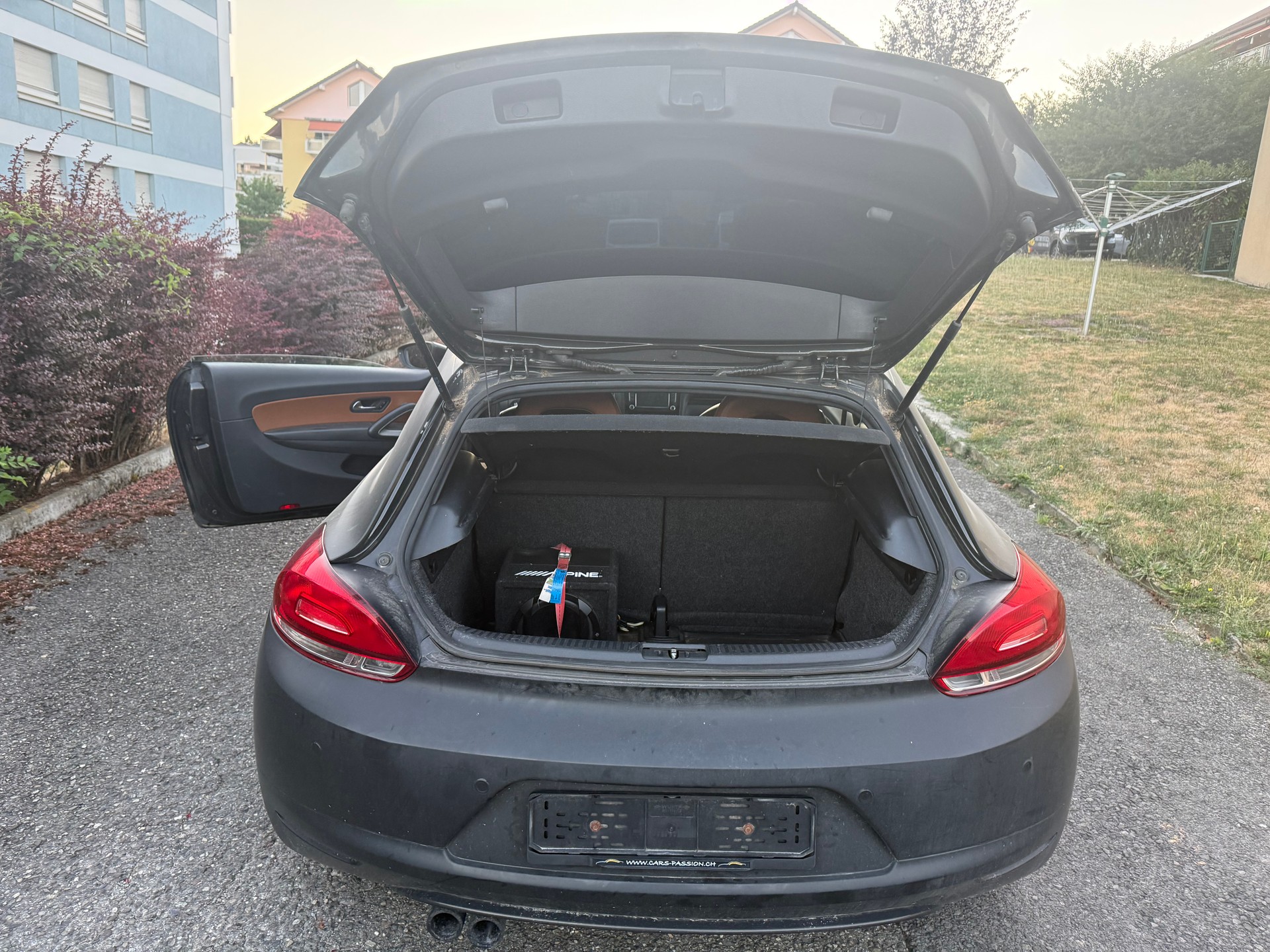 VW Scirocco 2.0 TSI-image-10