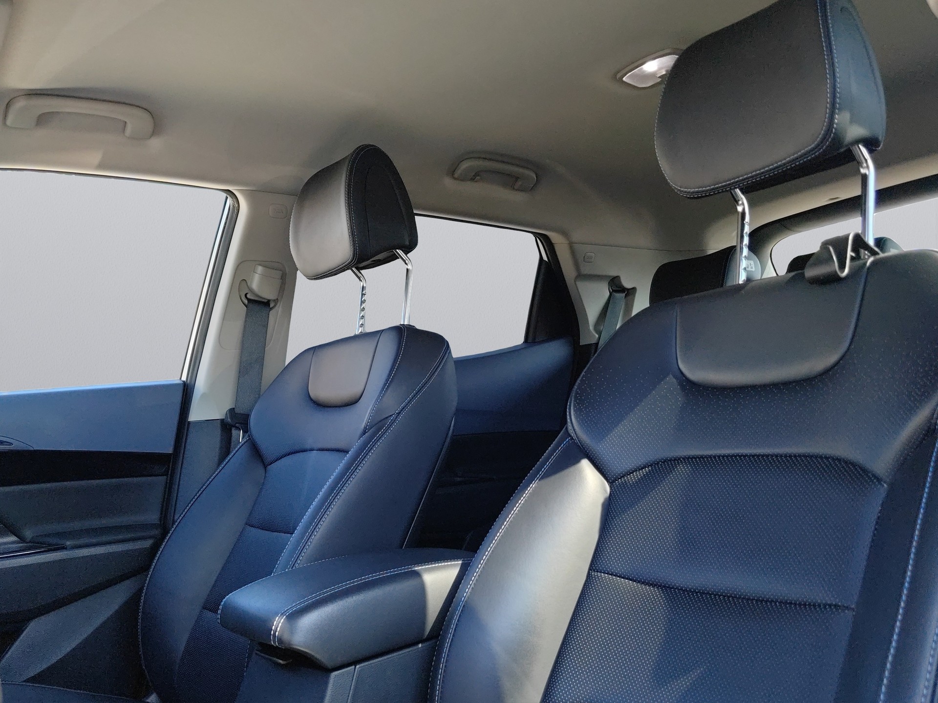 KGM-SsangYong Korando eMotion Bronze-image-22