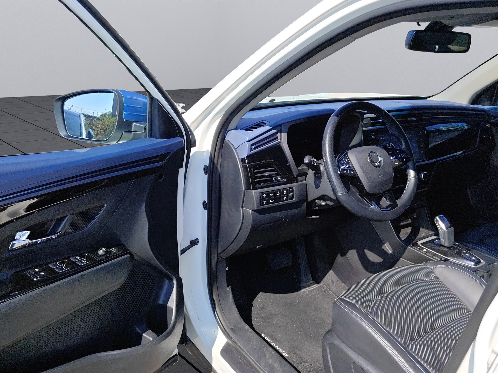 KGM-SsangYong Korando eMotion Bronze-image-10