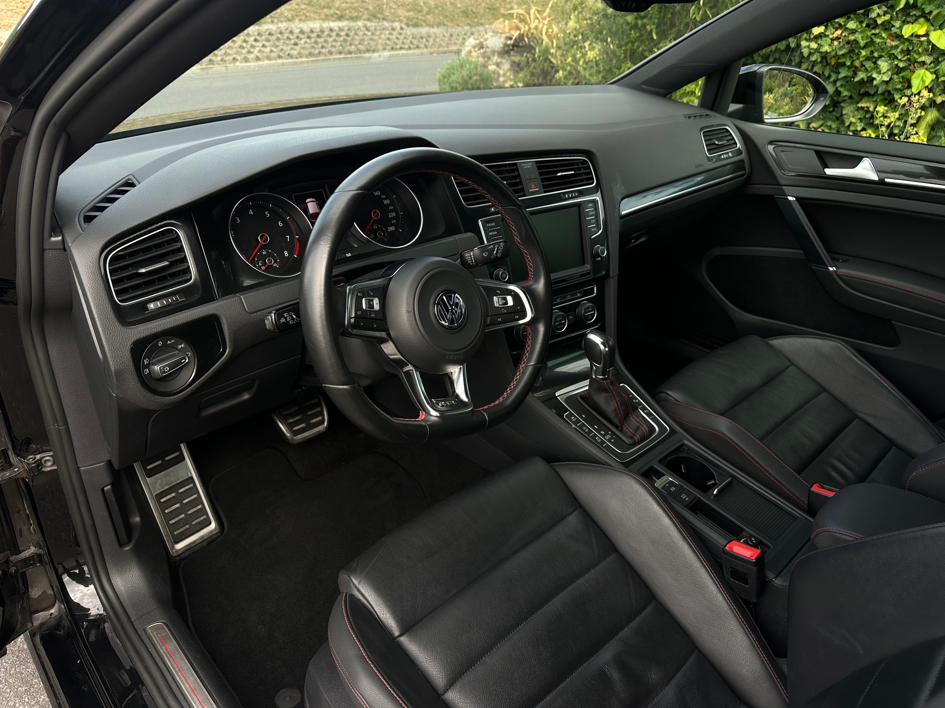 VW 2.0 TSI GTI Performance DSG-image-3