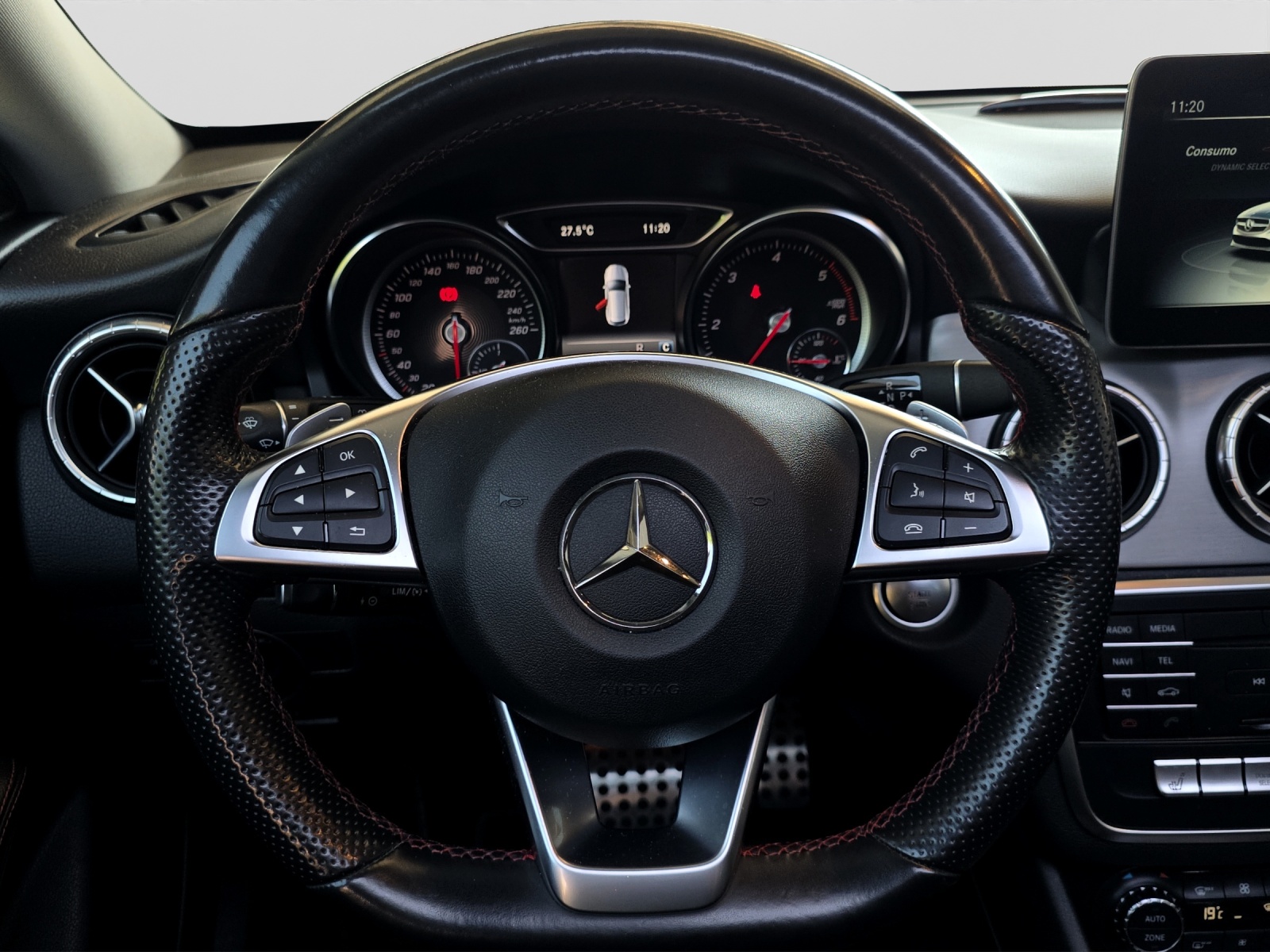 MERCEDES-BENZ CLA 200 d AMG Line 4m Sh.Brake-image-9