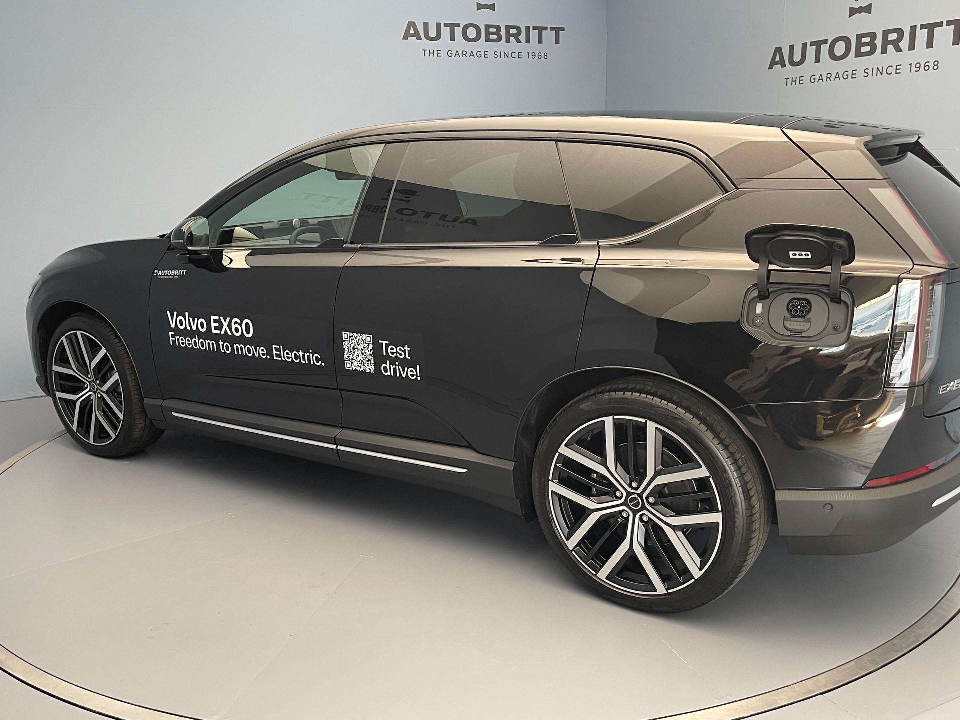 VOLVO EX60 Twin Ultra AWD-image-15