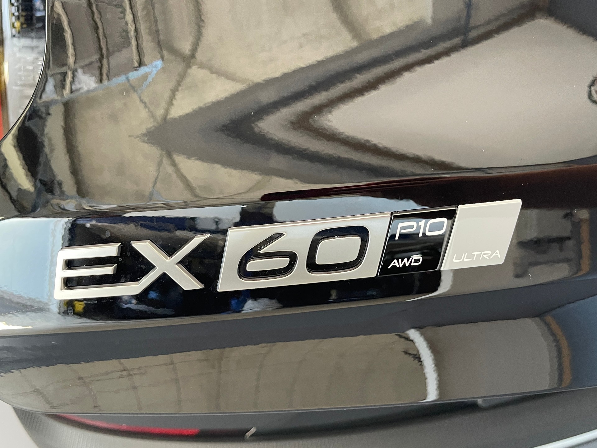 VOLVO EX60 Twin Ultra AWD-image-12