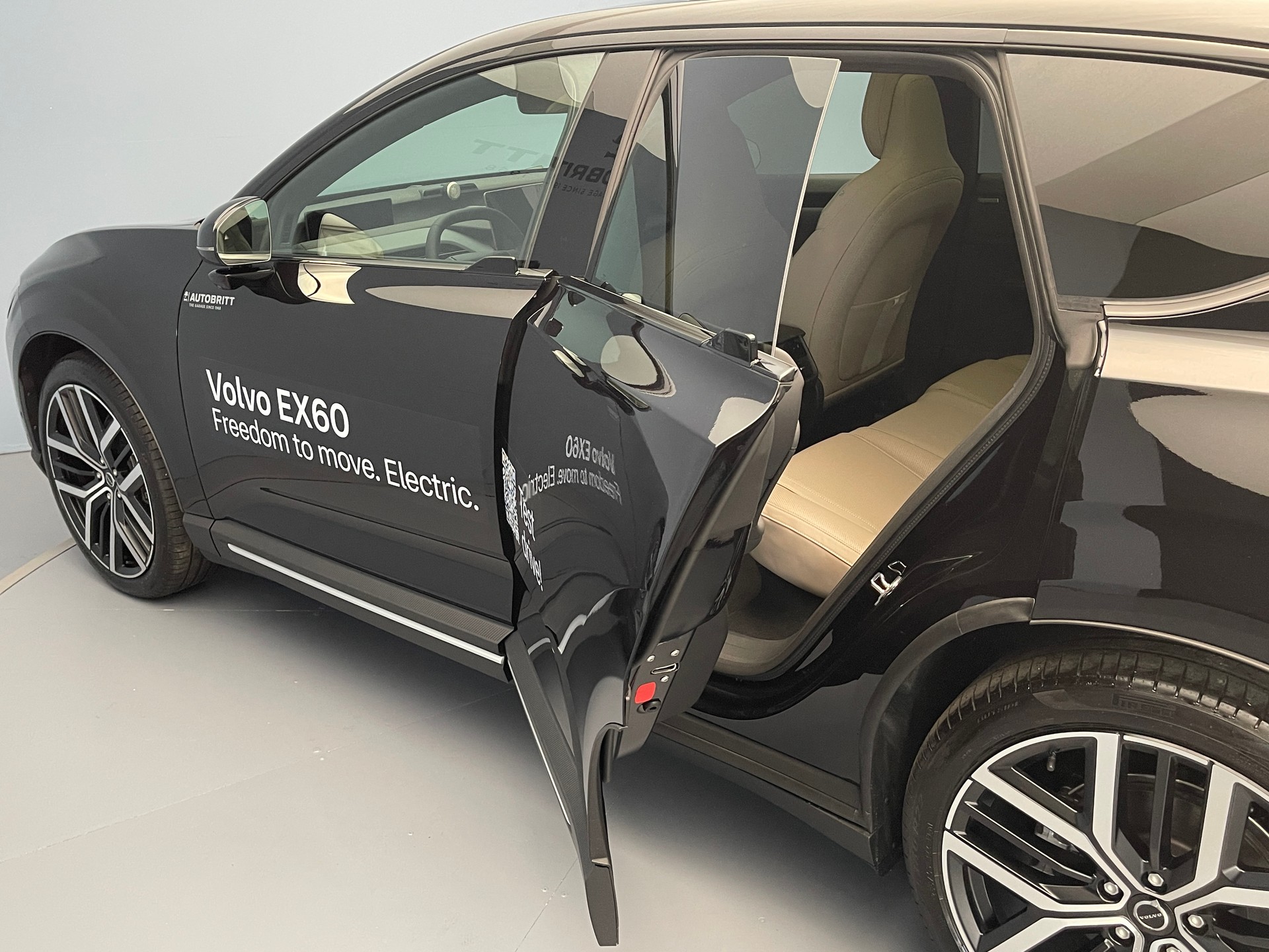 VOLVO EX60 Twin Ultra AWD-image-13