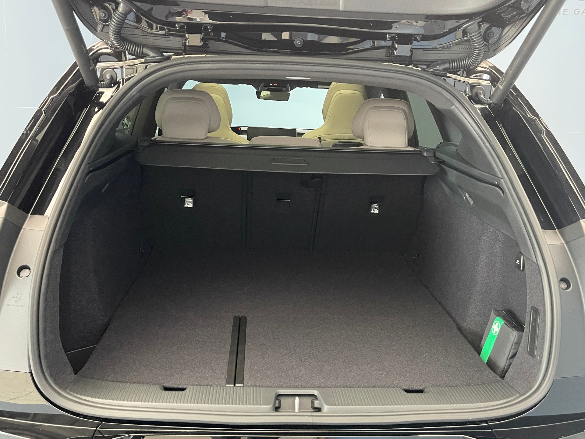 VOLVO EX60 Twin Ultra AWD-image-11