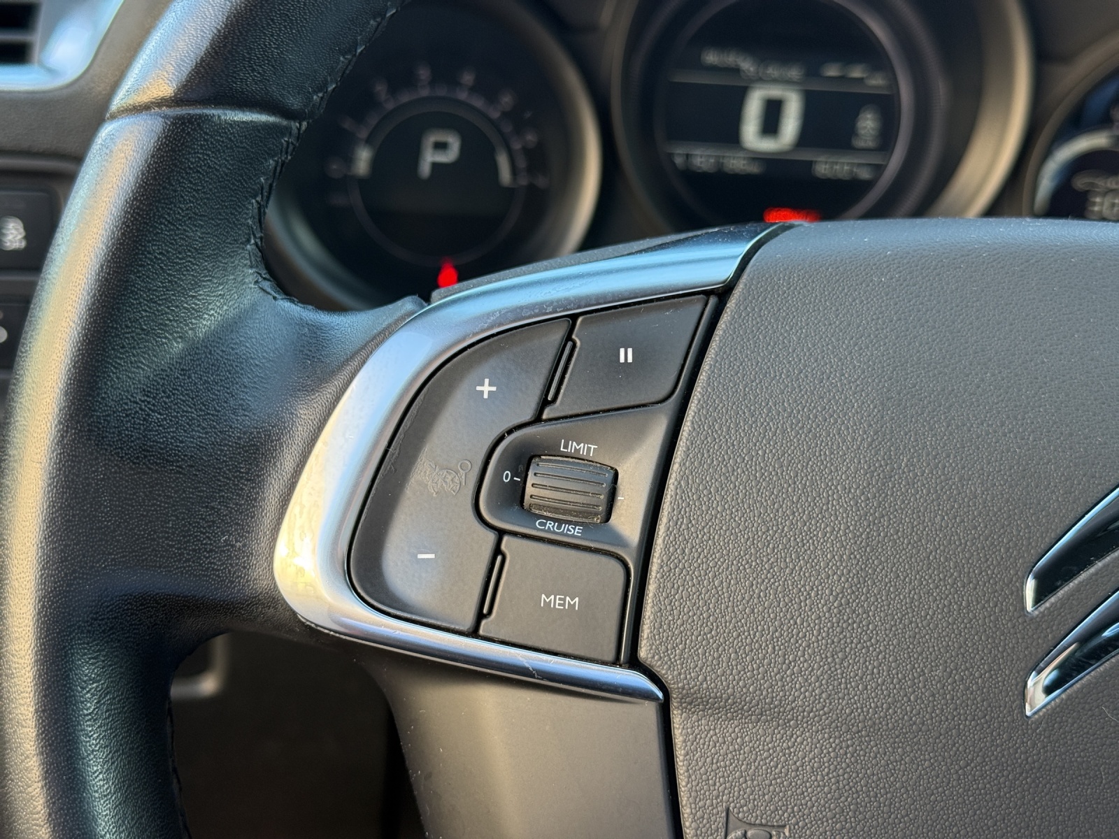 CITROEN C4 1.2 Pure Tech Feel Automatic-image-21