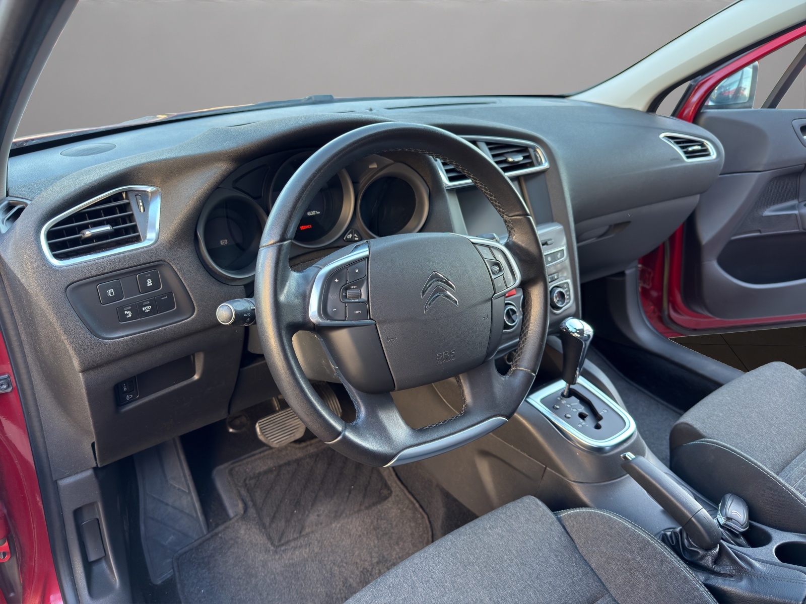 CITROEN C4 1.2 Pure Tech Feel Automatic-image-9