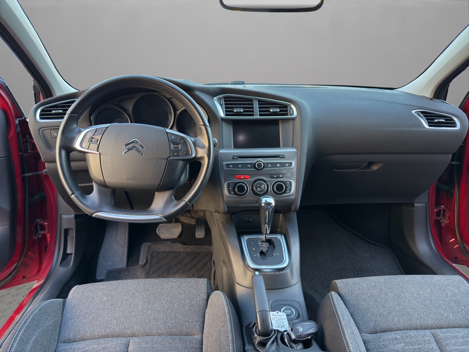 CITROEN C4 1.2 Pure Tech Feel Automatic-image-13