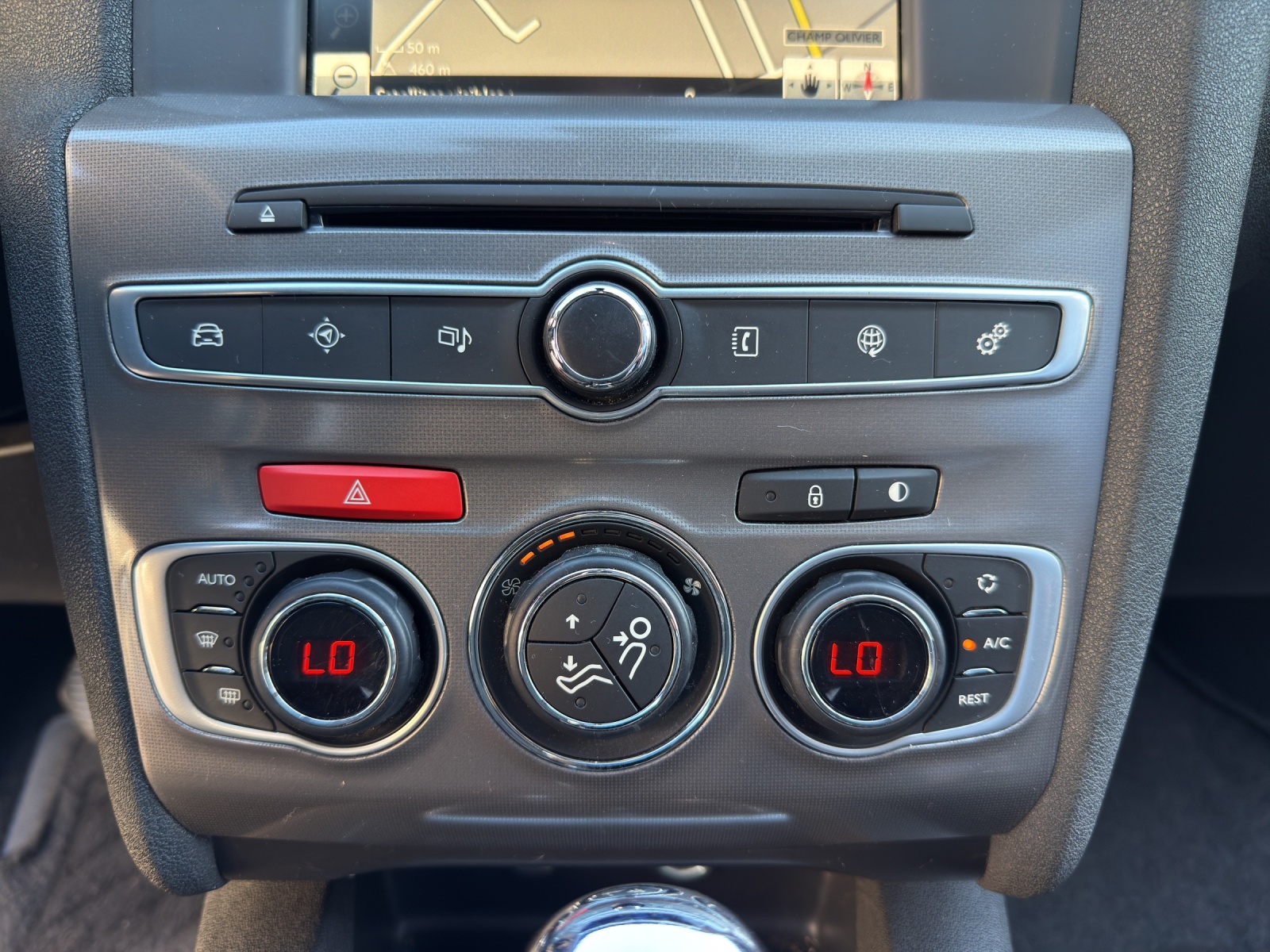 CITROEN C4 1.2 Pure Tech Feel Automatic-image-15