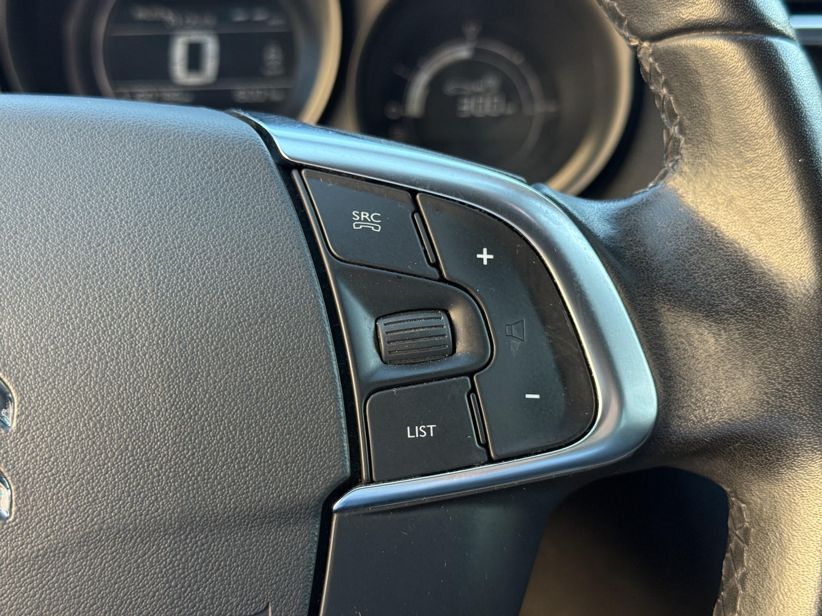 CITROEN C4 1.2 Pure Tech Feel Automatic-image-22